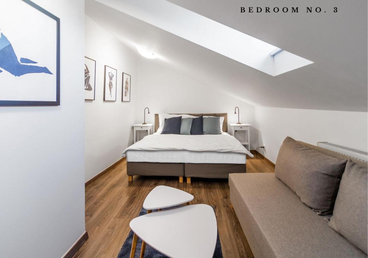 The Bookhouse, 5-bedroom By Castle Aparthotel