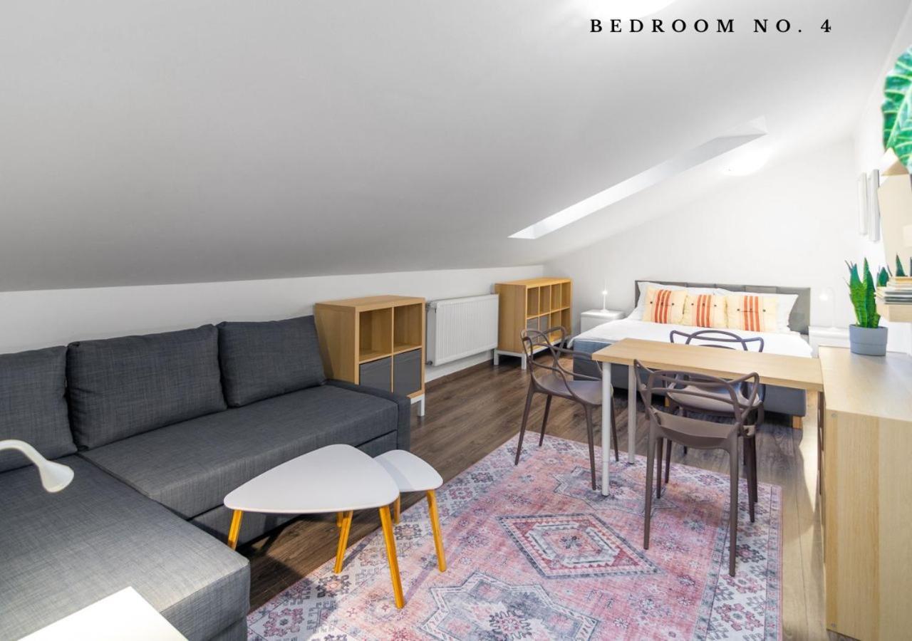 The Bookhouse, 5-bedroom By Castle *