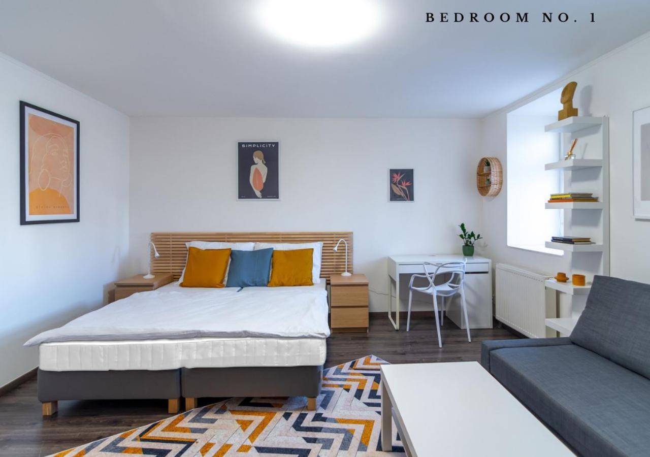 The Bookhouse, 5-bedroom By Castle * Prag