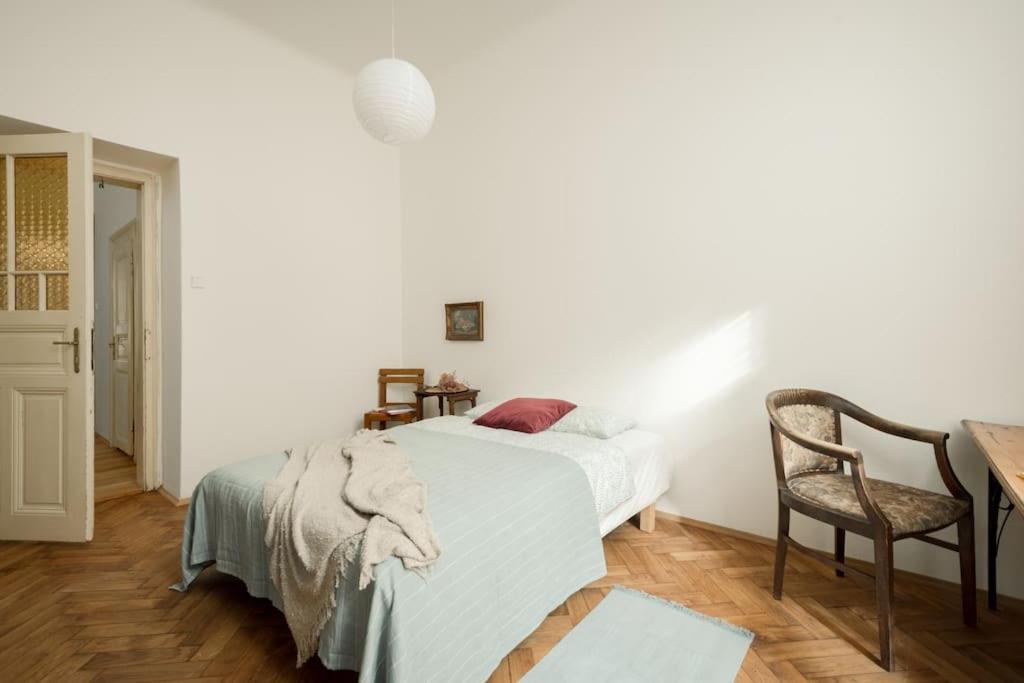 Artisan & Old-timey 2 Bedrooms Lägenhet *
