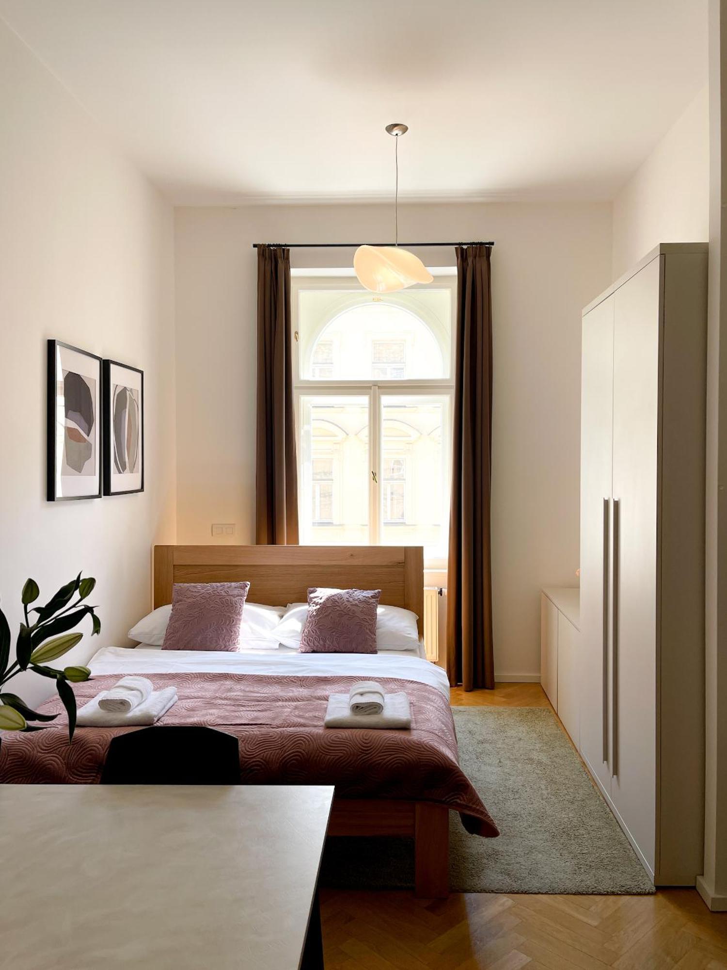 Petrin Tower 4* Prag