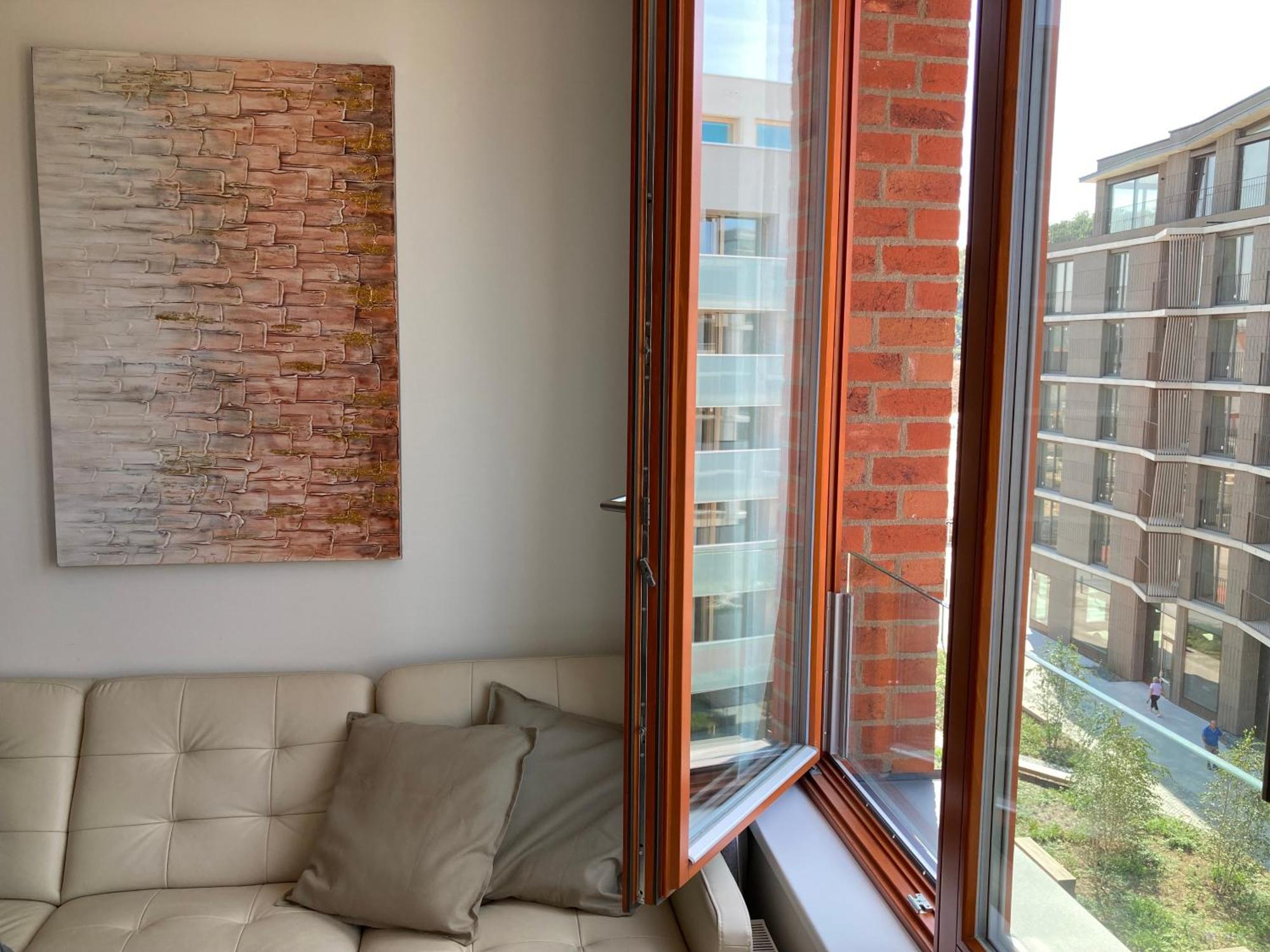Apartment Charming With A Balcony In A Great Location *
