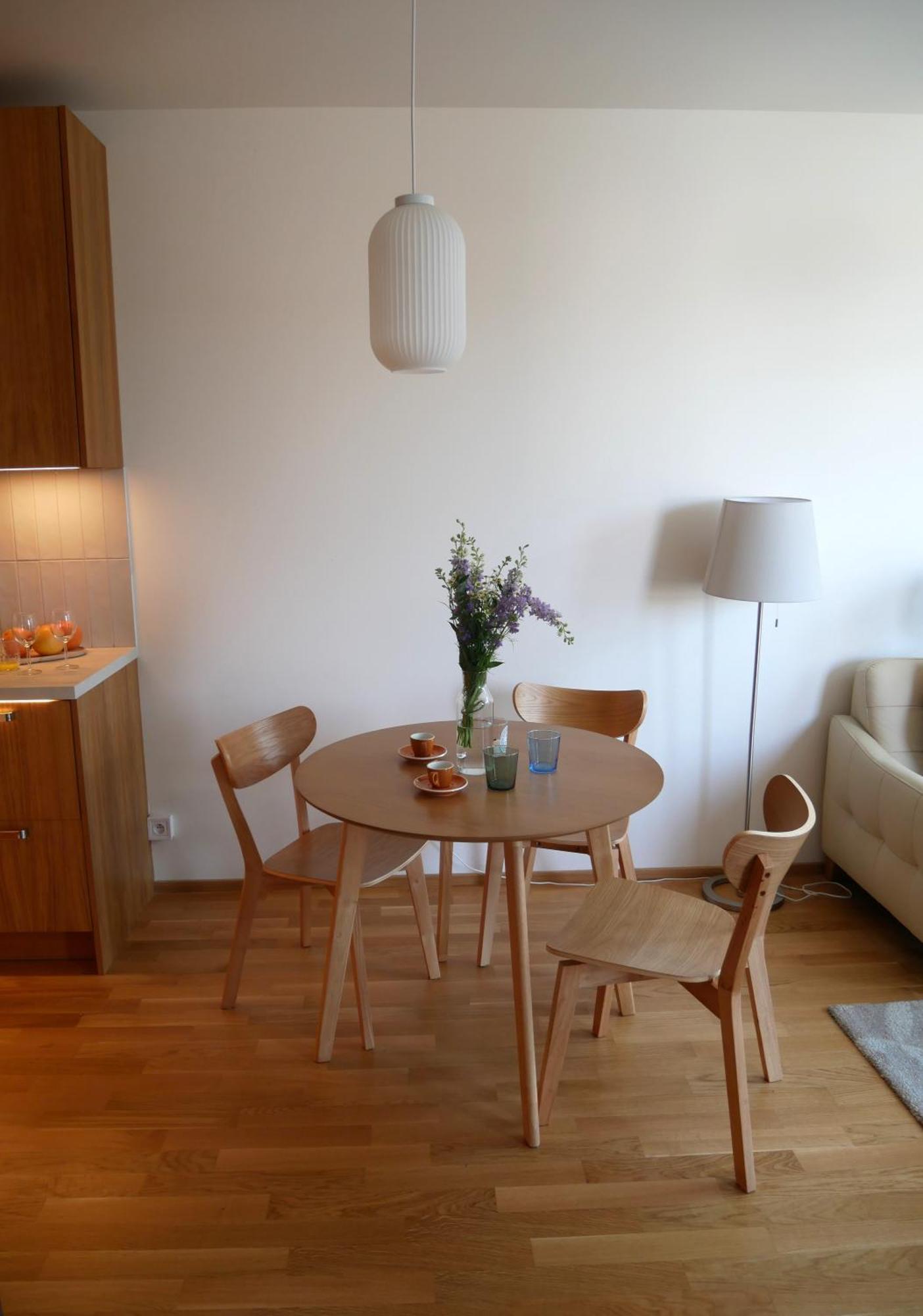 Charming With A Balcony In A Great Location Prag