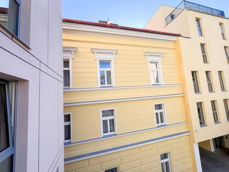 Apartment Sapphire & Balcony 312 Prag