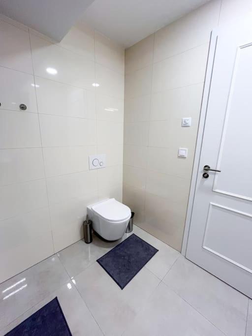 Apartment Crystal 404 *