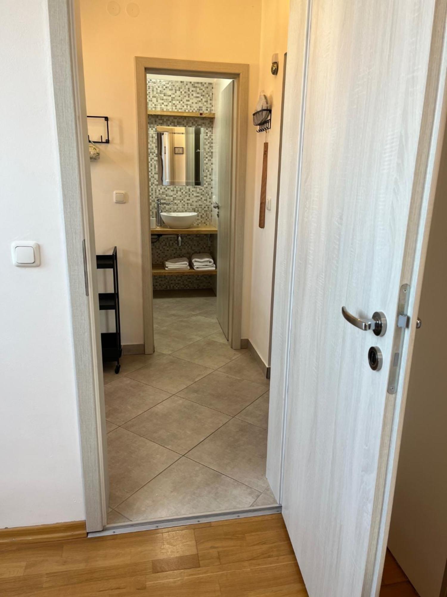 Sarka Apartment