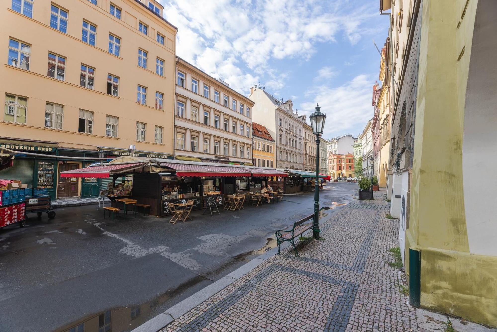 Apartment Luxury 2 Bedroom With Ac In The Old Town