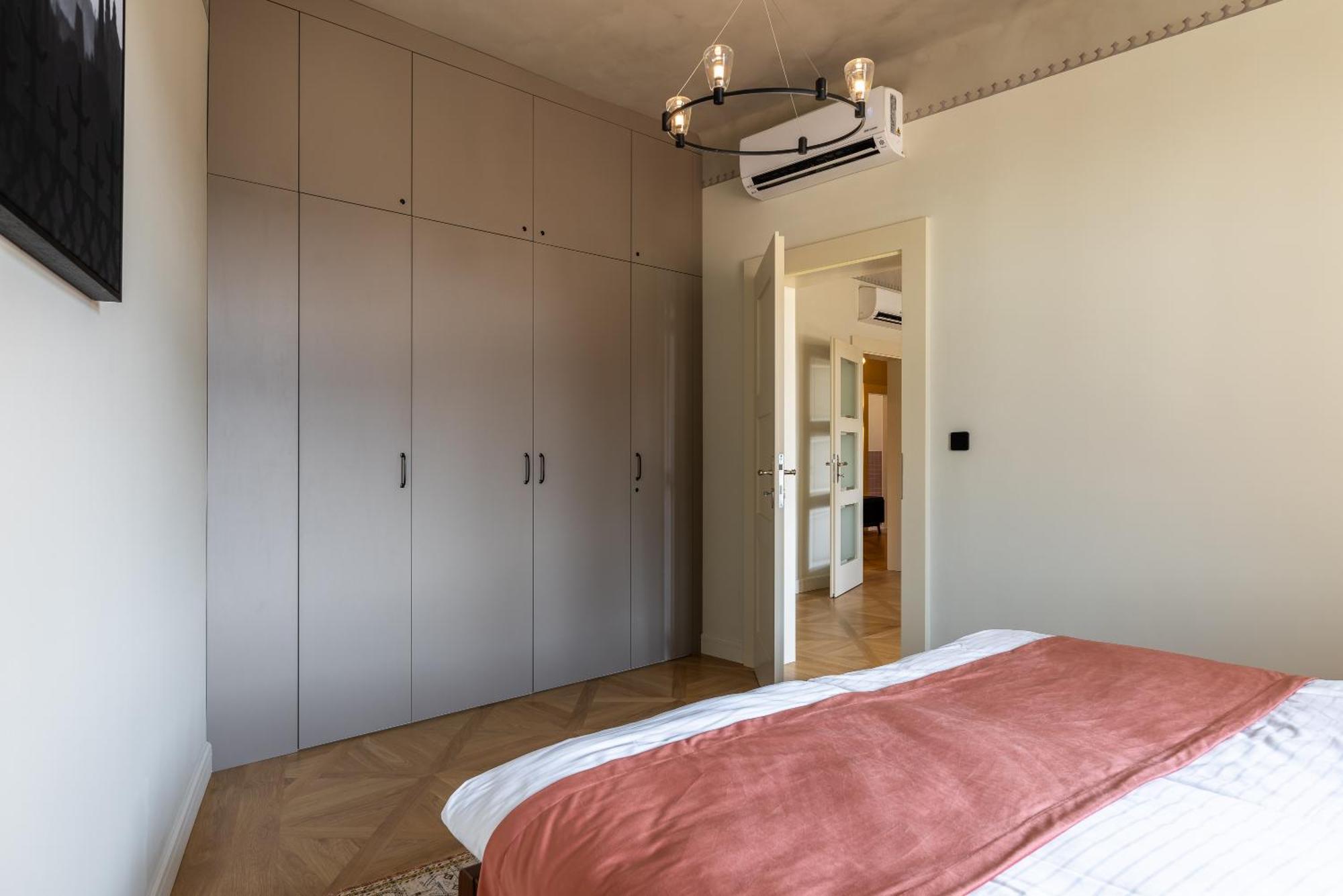 Apartment Luxury 2 Bedroom With Ac In The Old Town