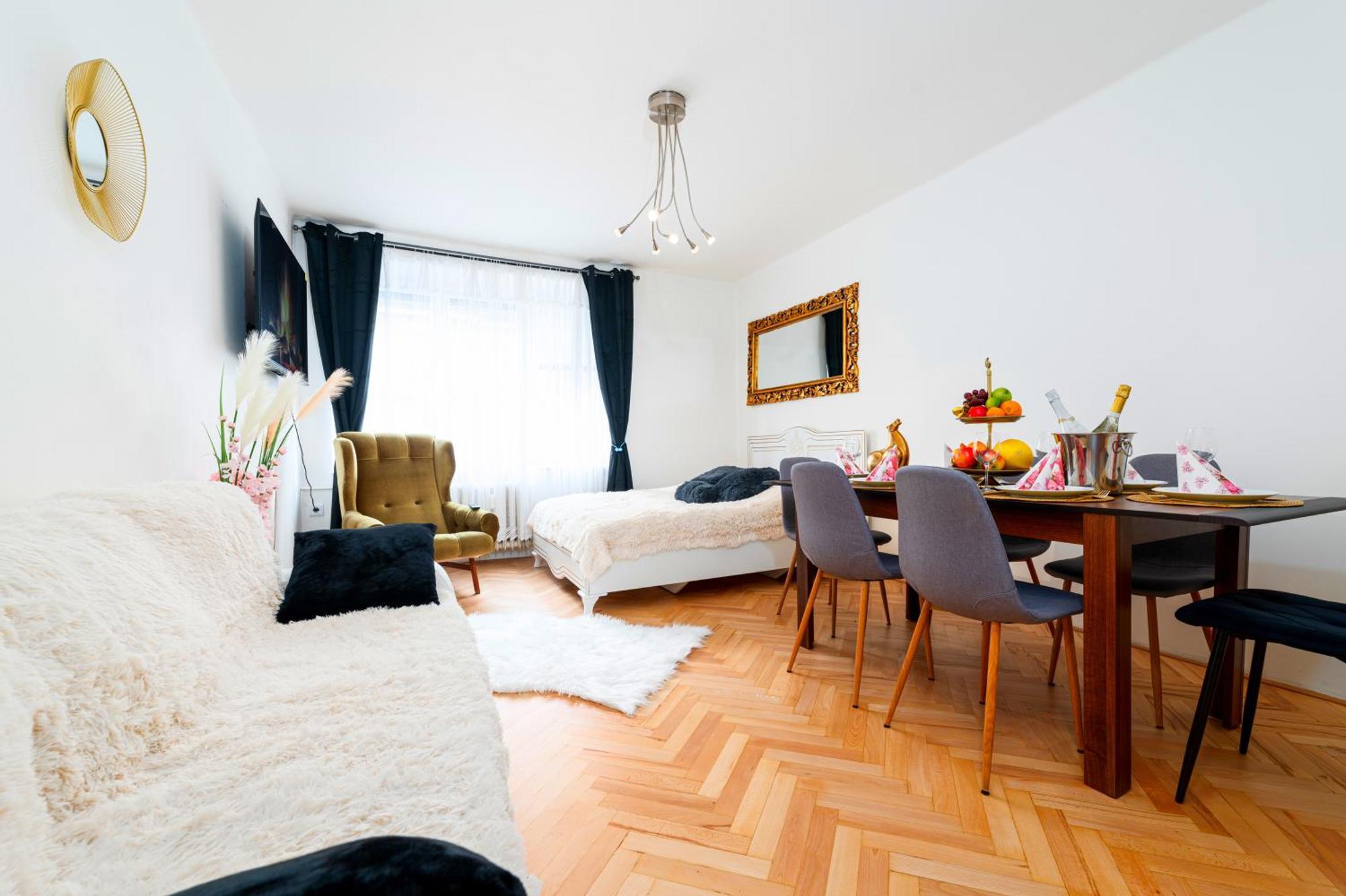 Luxury Kings Apartment *