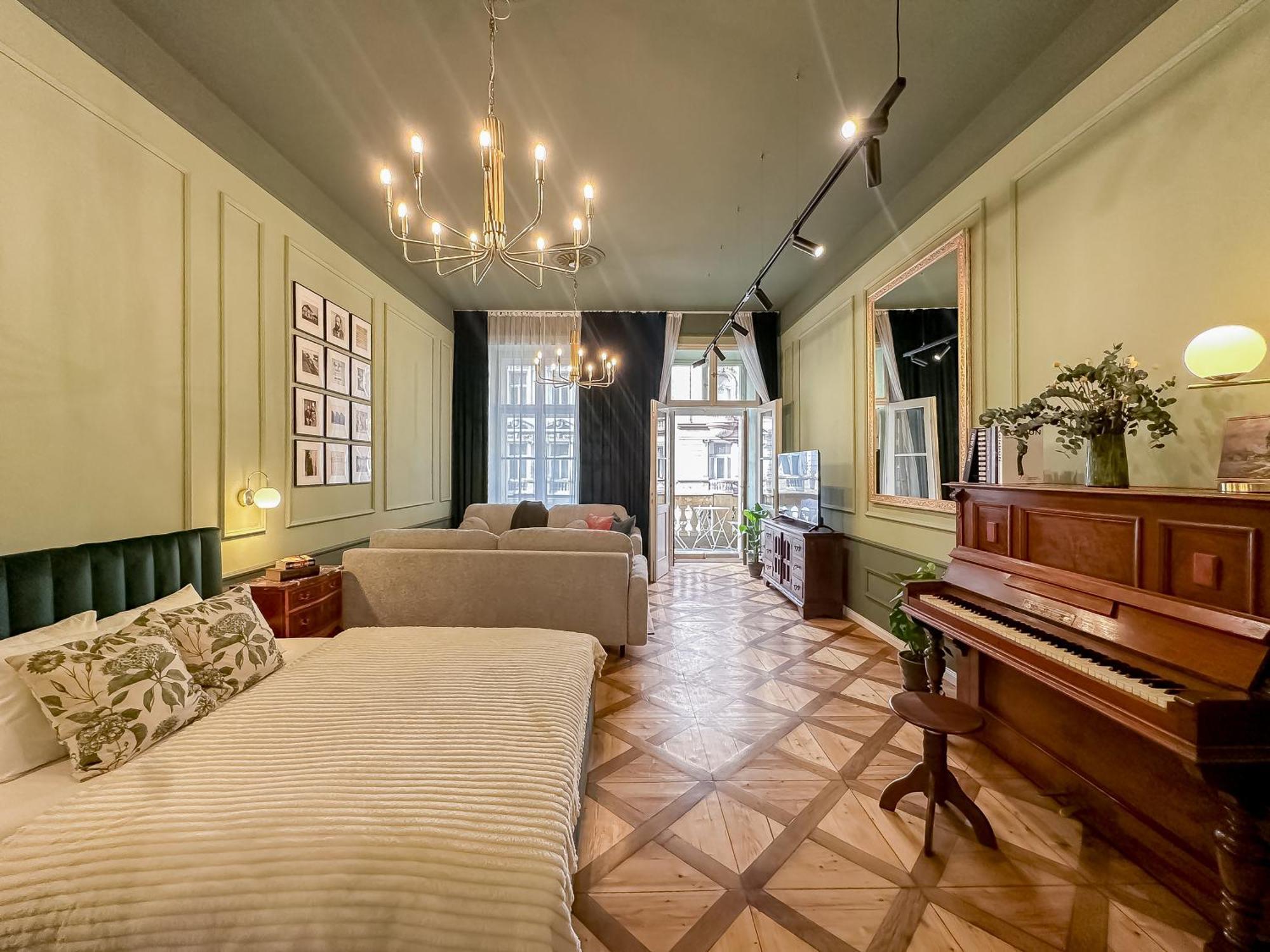 Turnkey I Antonin Dvorak Apartment *