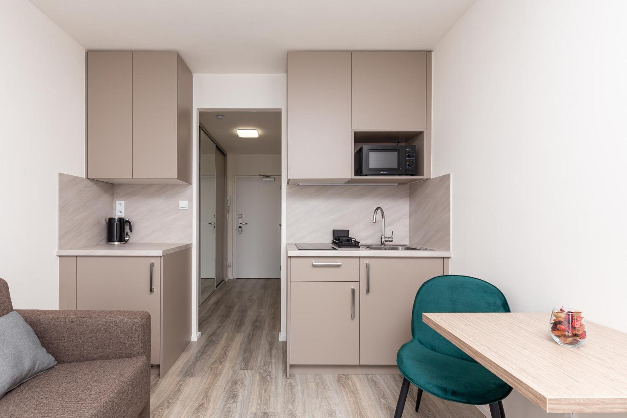 Skyline Apartment *