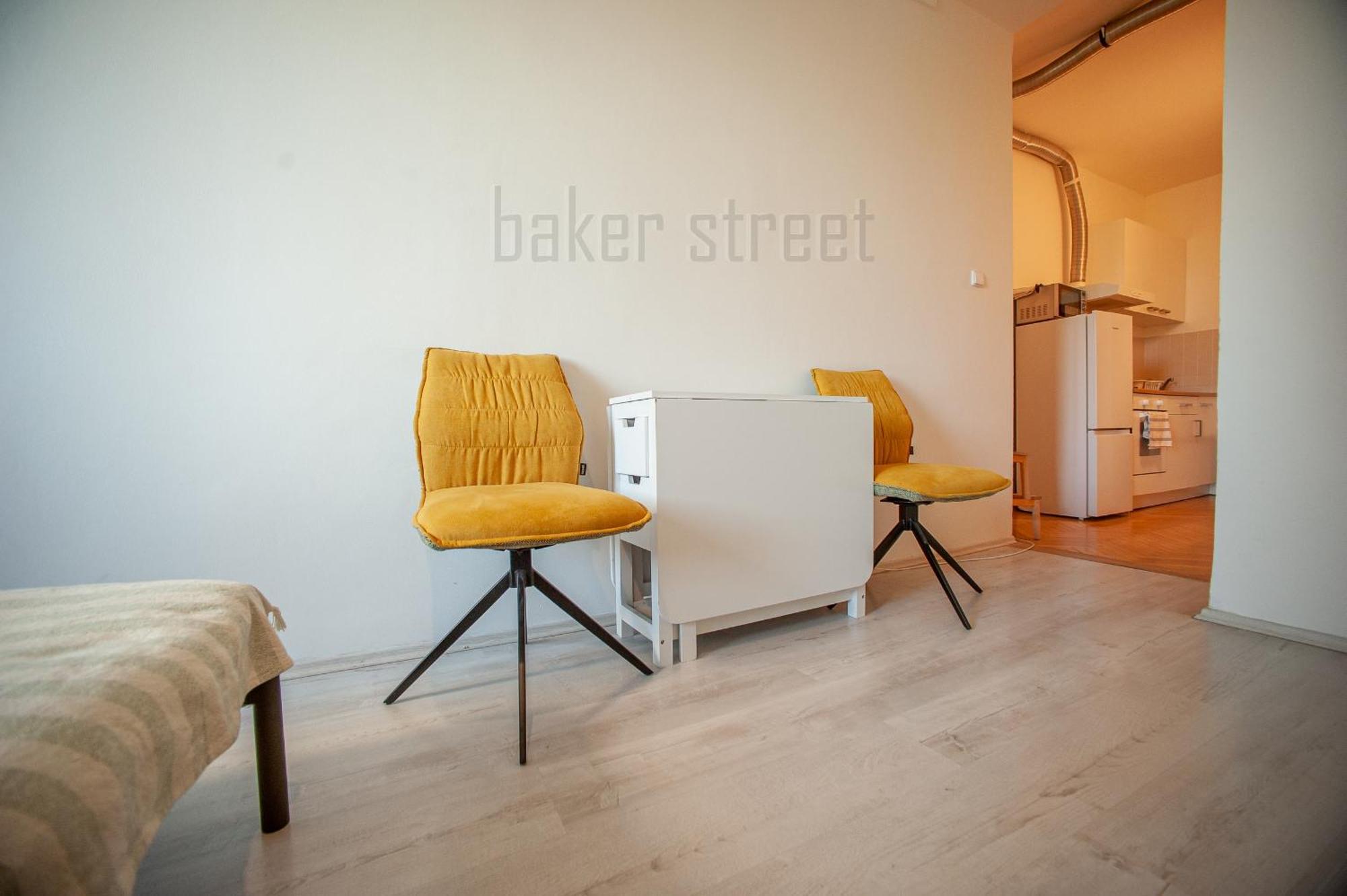 One Bedroom Close To Castle Apartment