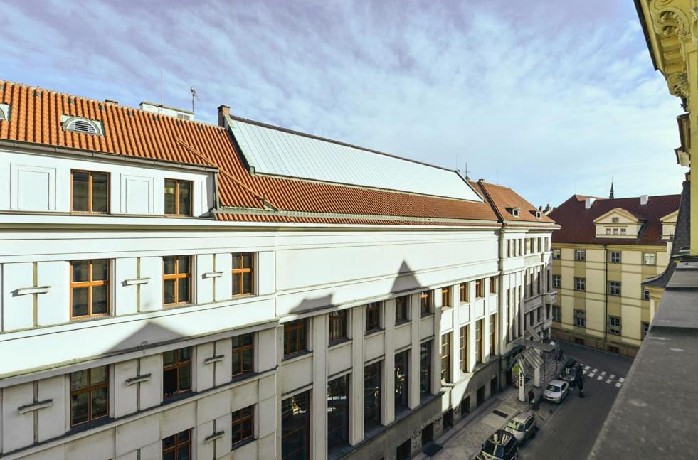 Apartment Large And Modern In The Heart Of Prag