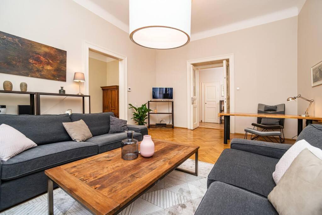 Large And Modern In The Heart Of Prag