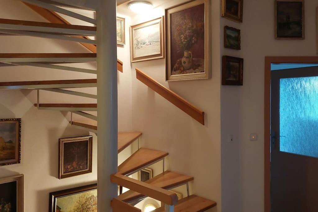 Klasicky Dum, 5 Loznic , 5 Bedrooms, Prag