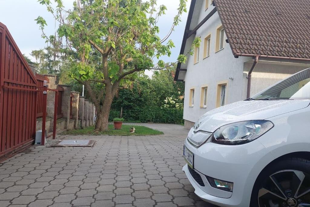 Klasicky Dum, 5 Loznic , 5 Bedrooms, Prag