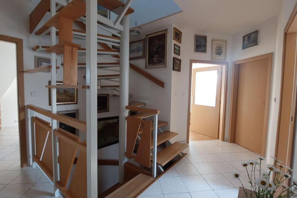 Feriehus Klasicky Dum, 5 Loznic , 5 Bedrooms,