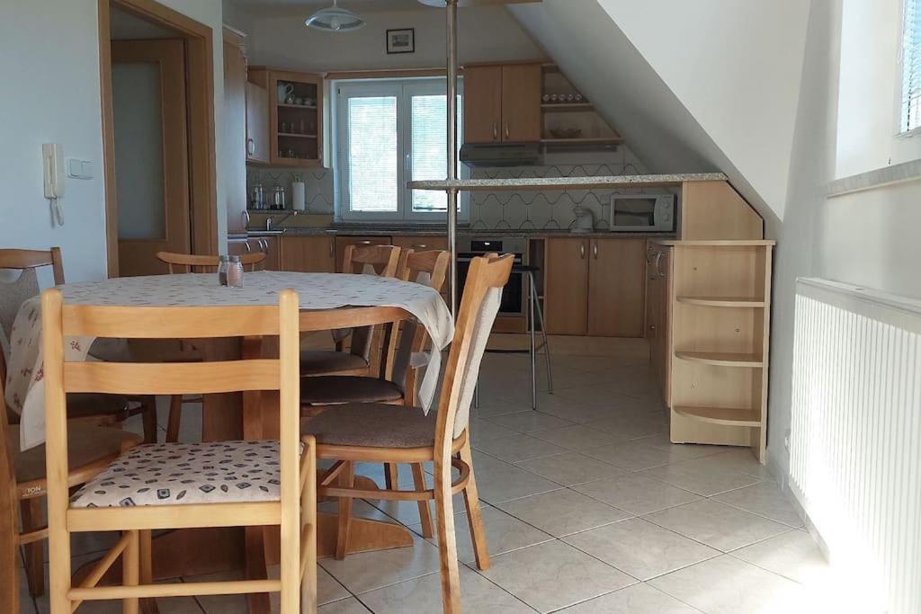 Klasicky Dum, 5 Loznic , 5 Bedrooms, Feriehus *