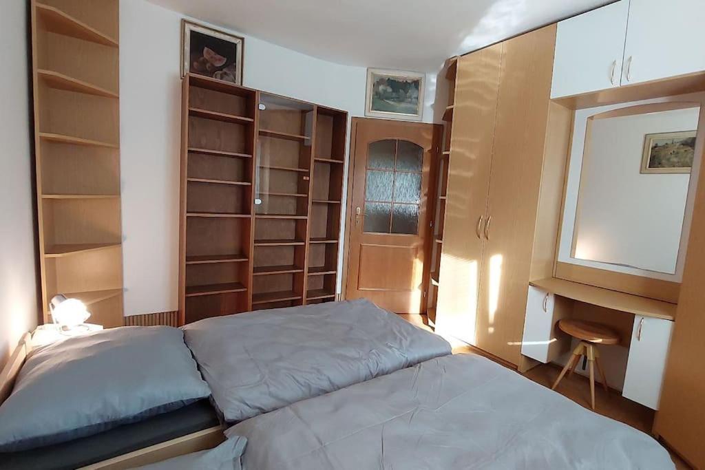 Klasicky Dum, 5 Loznic , 5 Bedrooms, Prag