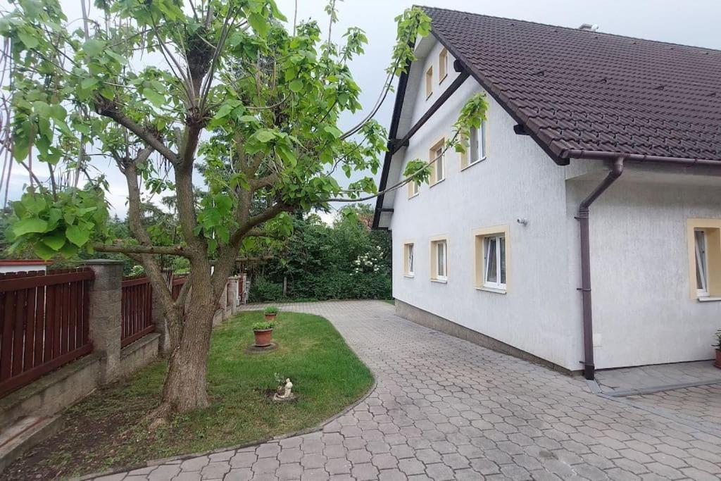 Klasicky Dum, 5 Loznic , 5 Bedrooms, Feriehus *