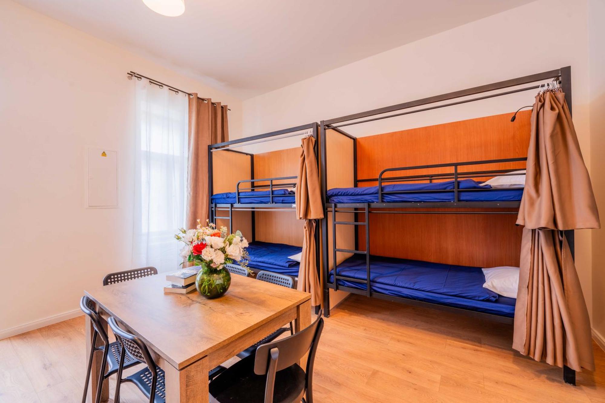 Retreat Boutique Hostel *