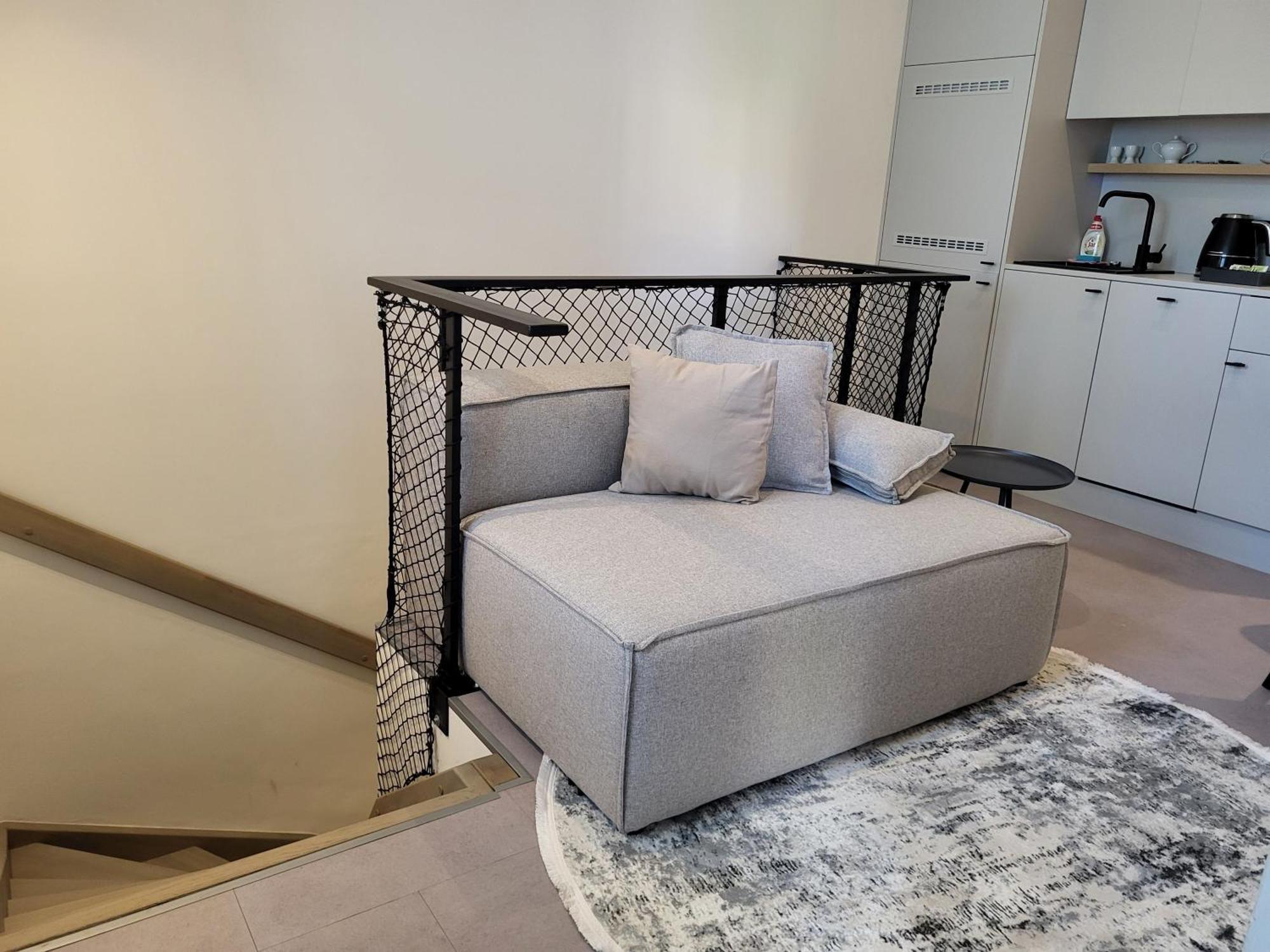 Honest Karlin Aparthotel *