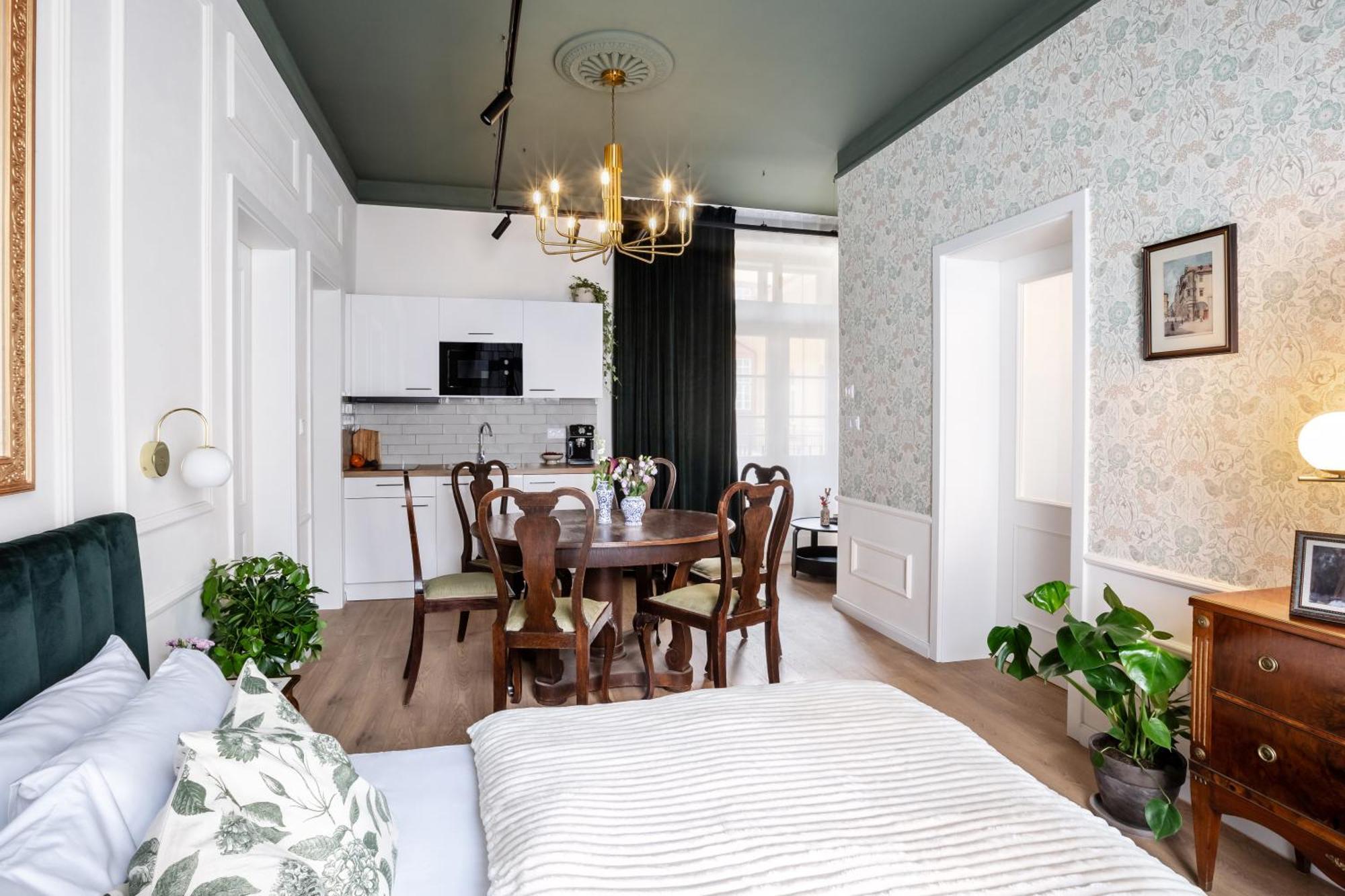 Turnkey I Antonin Dvorak Apartment
