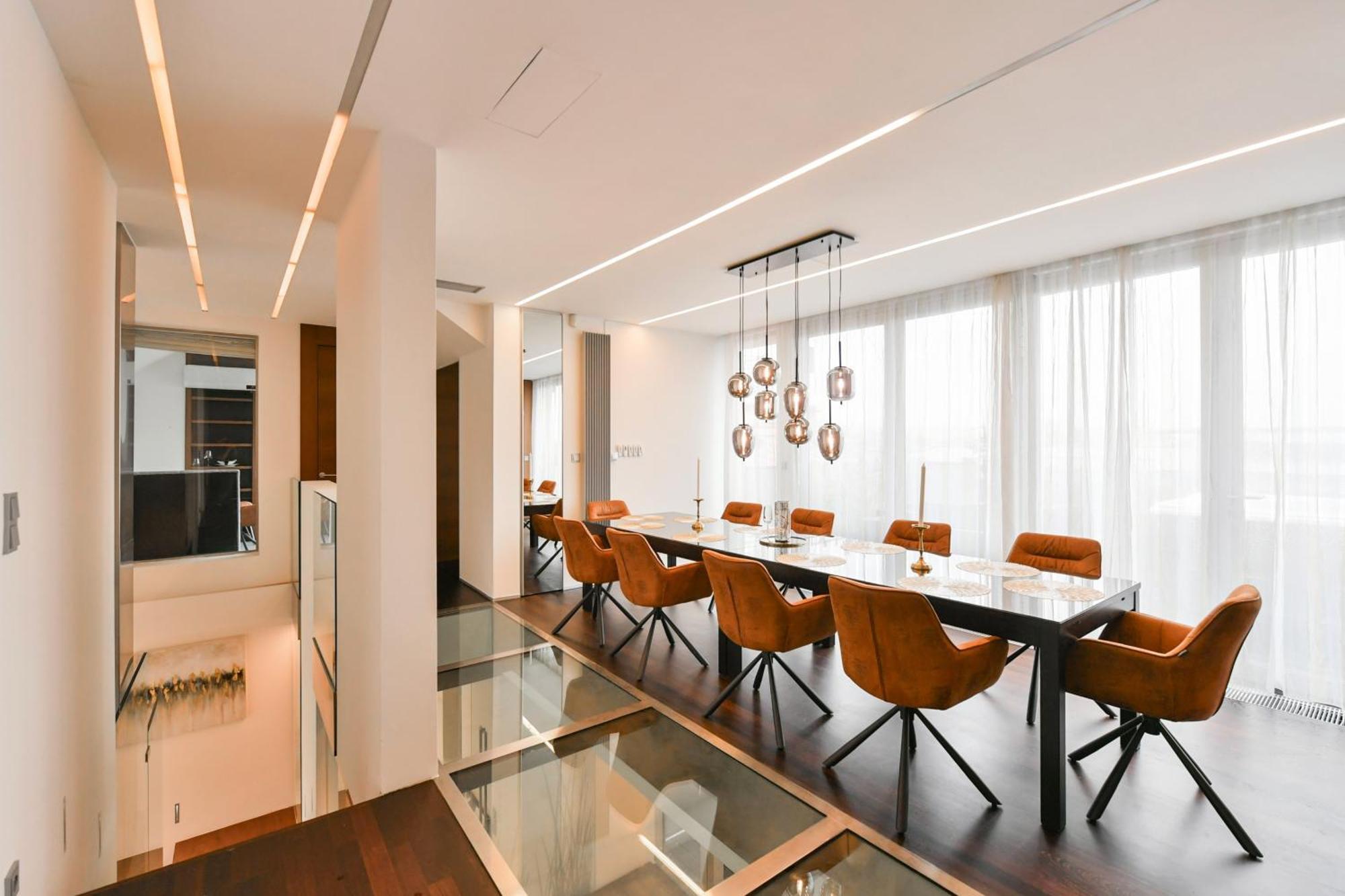 Presidential Penthouse, 303m2, Jacuzzi On Terrace, Sauna, 6bdrm, 4bthrm, Ac, Lift * Prag