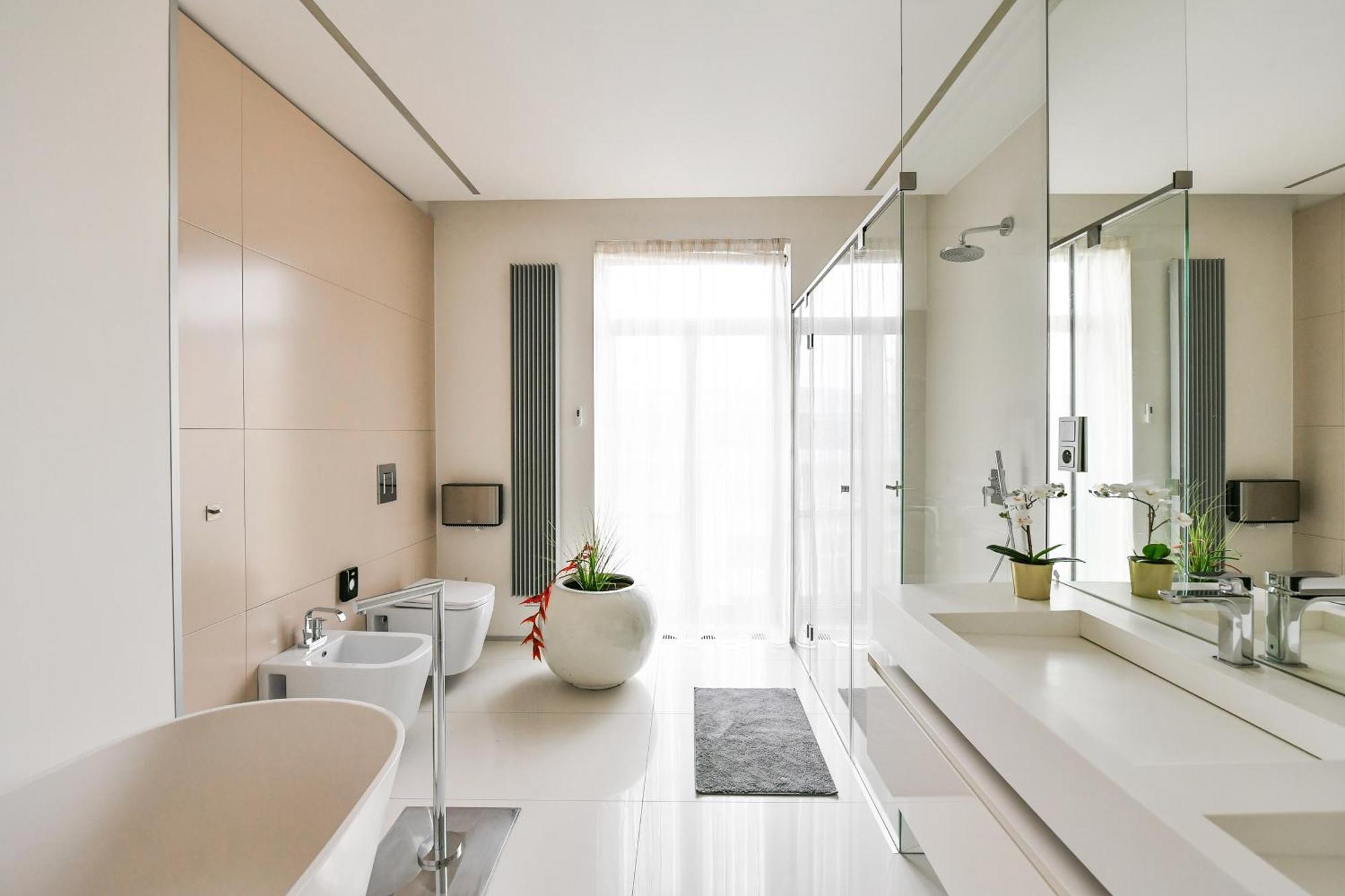Presidential Penthouse, 303m2, Jacuzzi On Terrace, Sauna, 6bdrm, 4bthrm, Ac, Lift Lägenhet
