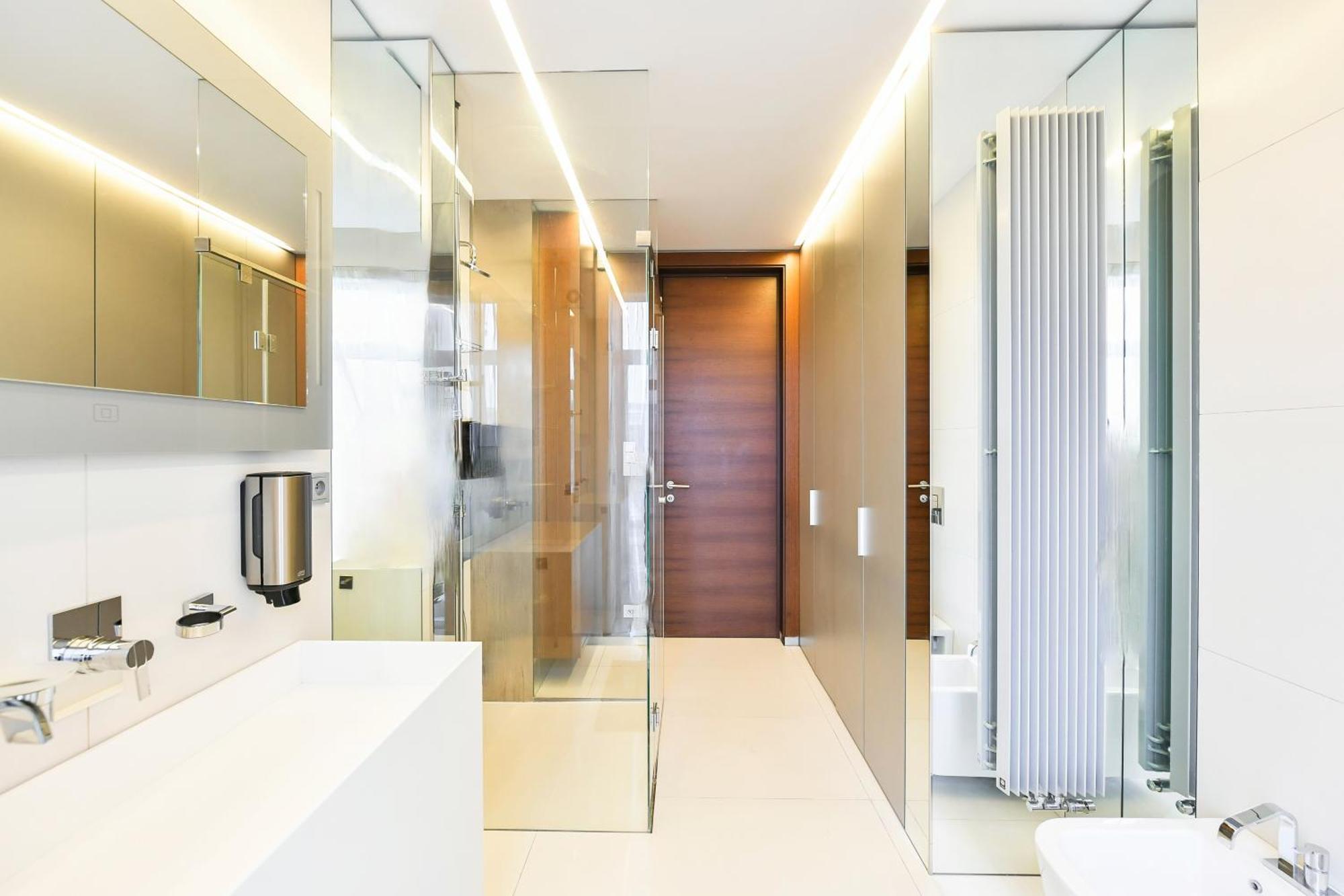 Lägenhet Presidential Penthouse, 303m2, Jacuzzi On Terrace, Sauna, 6bdrm, 4bthrm, Ac, Lift