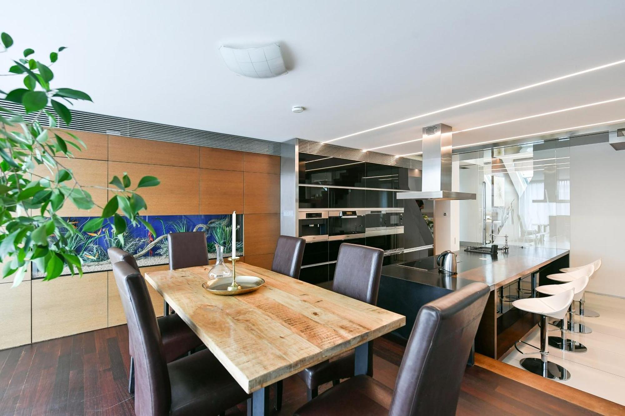 Presidential Penthouse, 303m2, Jacuzzi On Terrace, Sauna, 6bdrm, 4bthrm, Ac, Lift Lägenhet *