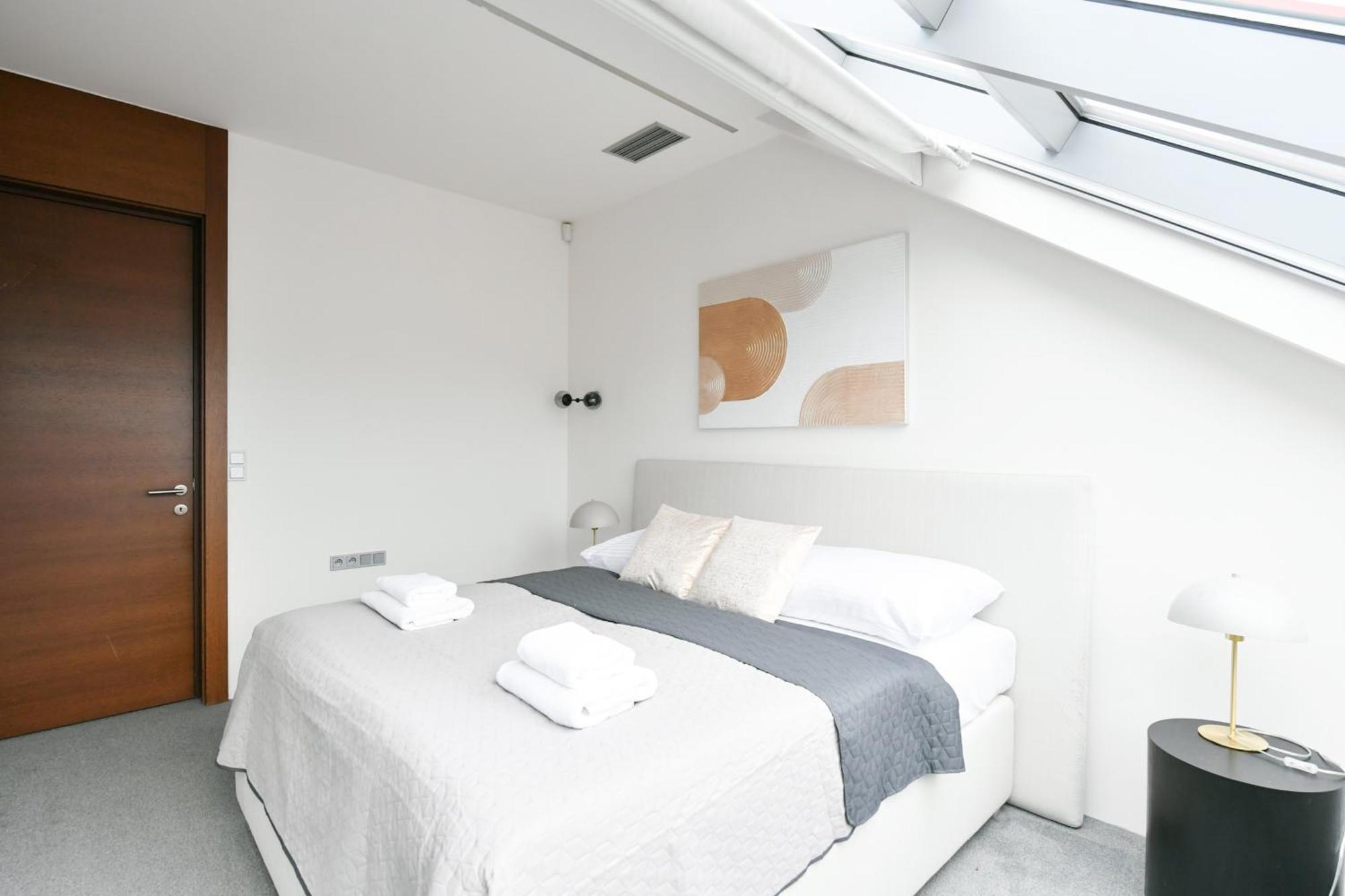 Lägenhet Presidential Penthouse, 303m2, Jacuzzi On Terrace, Sauna, 6bdrm, 4bthrm, Ac, Lift *