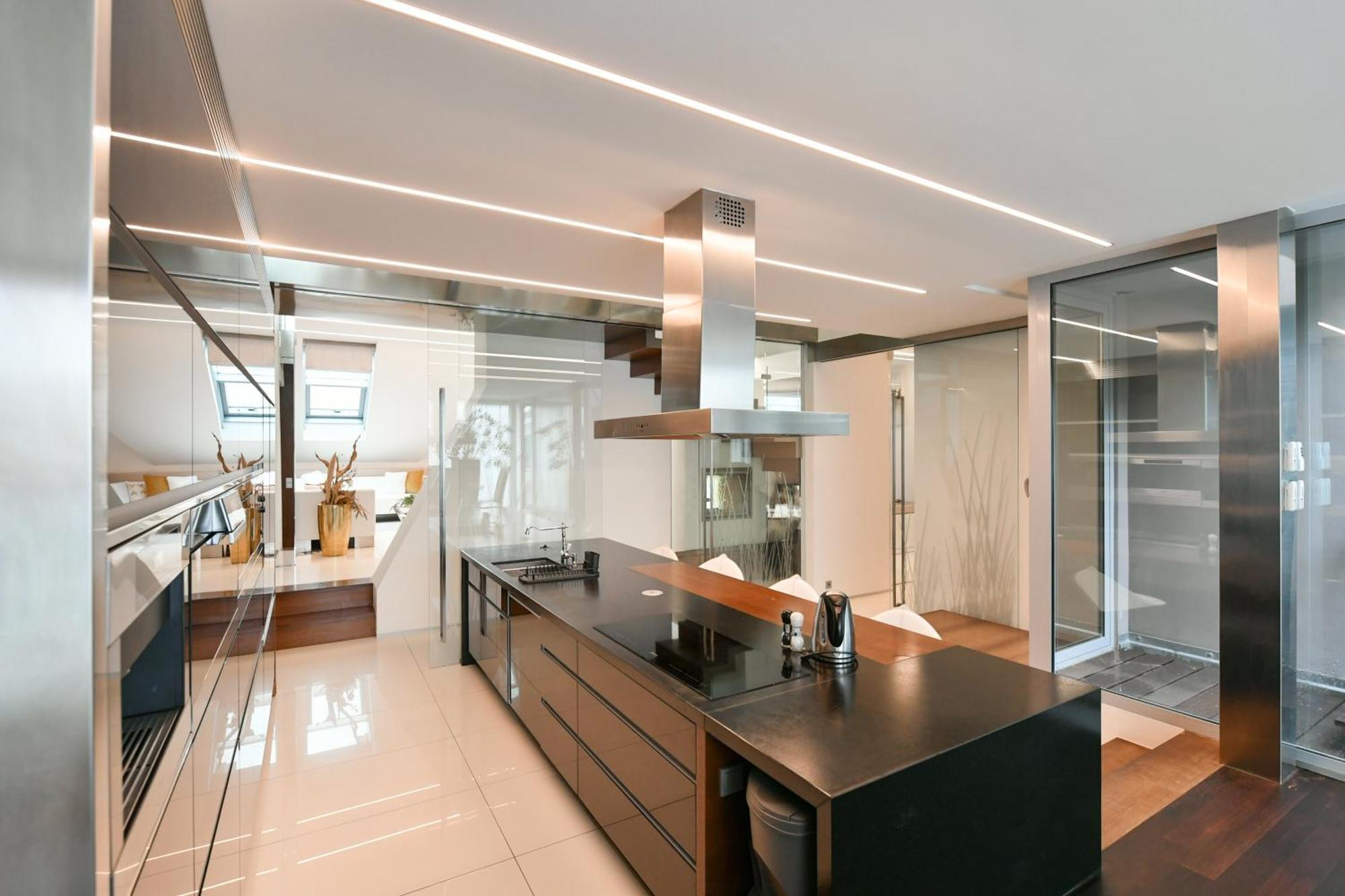 Presidential Penthouse, 303m2, Jacuzzi On Terrace, Sauna, 6bdrm, 4bthrm, Ac, Lift Lägenhet Prag