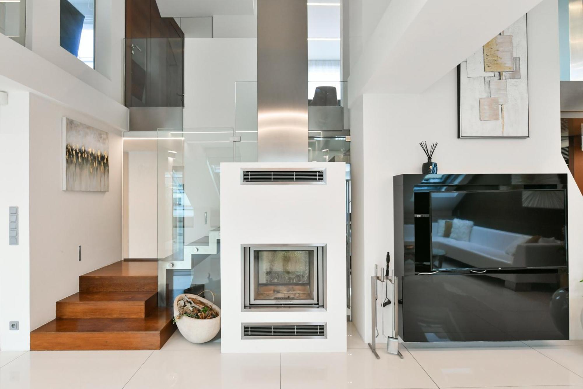 Lägenhet Presidential Penthouse, 303m2, Jacuzzi On Terrace, Sauna, 6bdrm, 4bthrm, Ac, Lift Prag