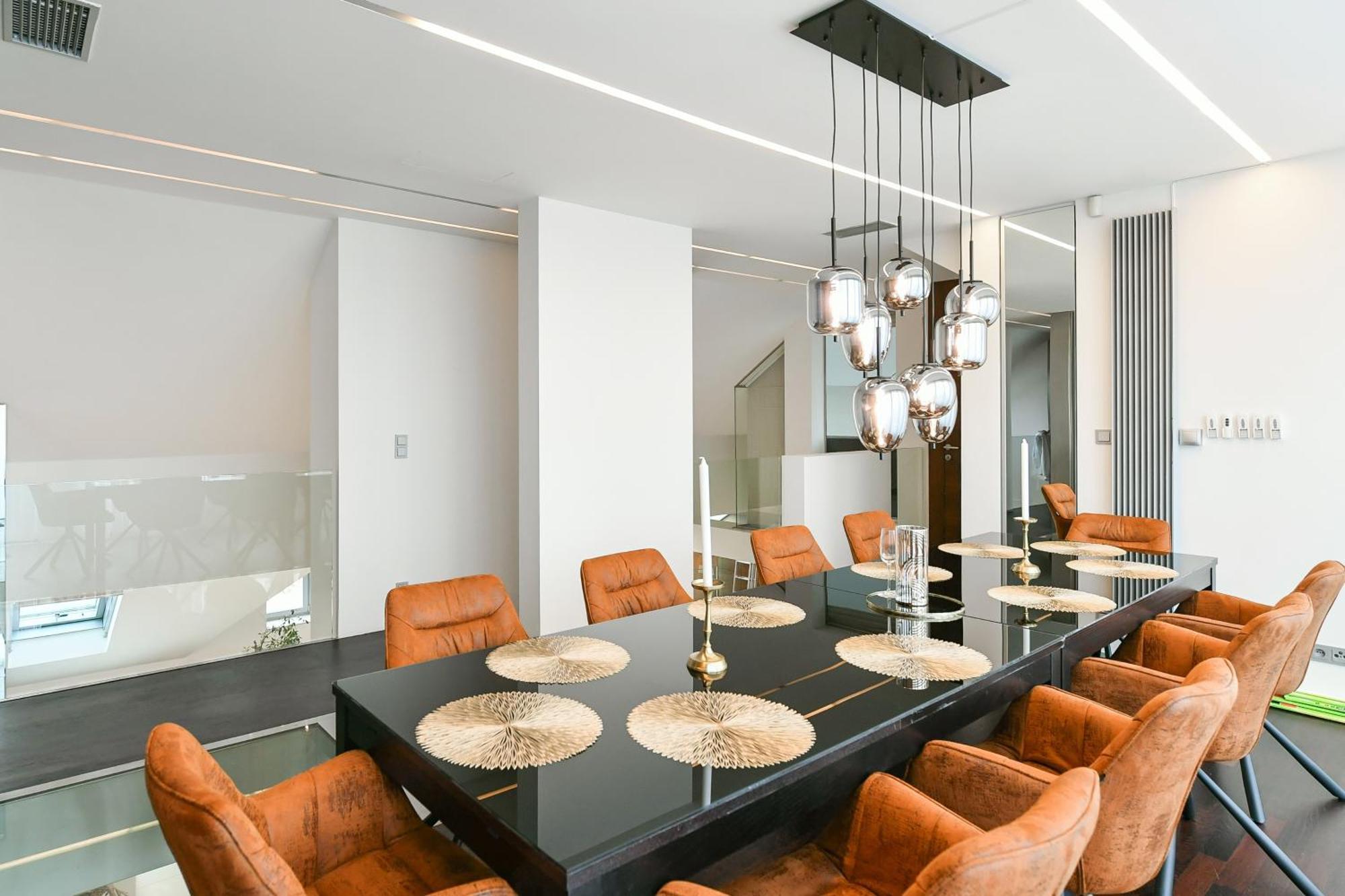 Lägenhet Presidential Penthouse, 303m2, Jacuzzi On Terrace, Sauna, 6bdrm, 4bthrm, Ac, Lift