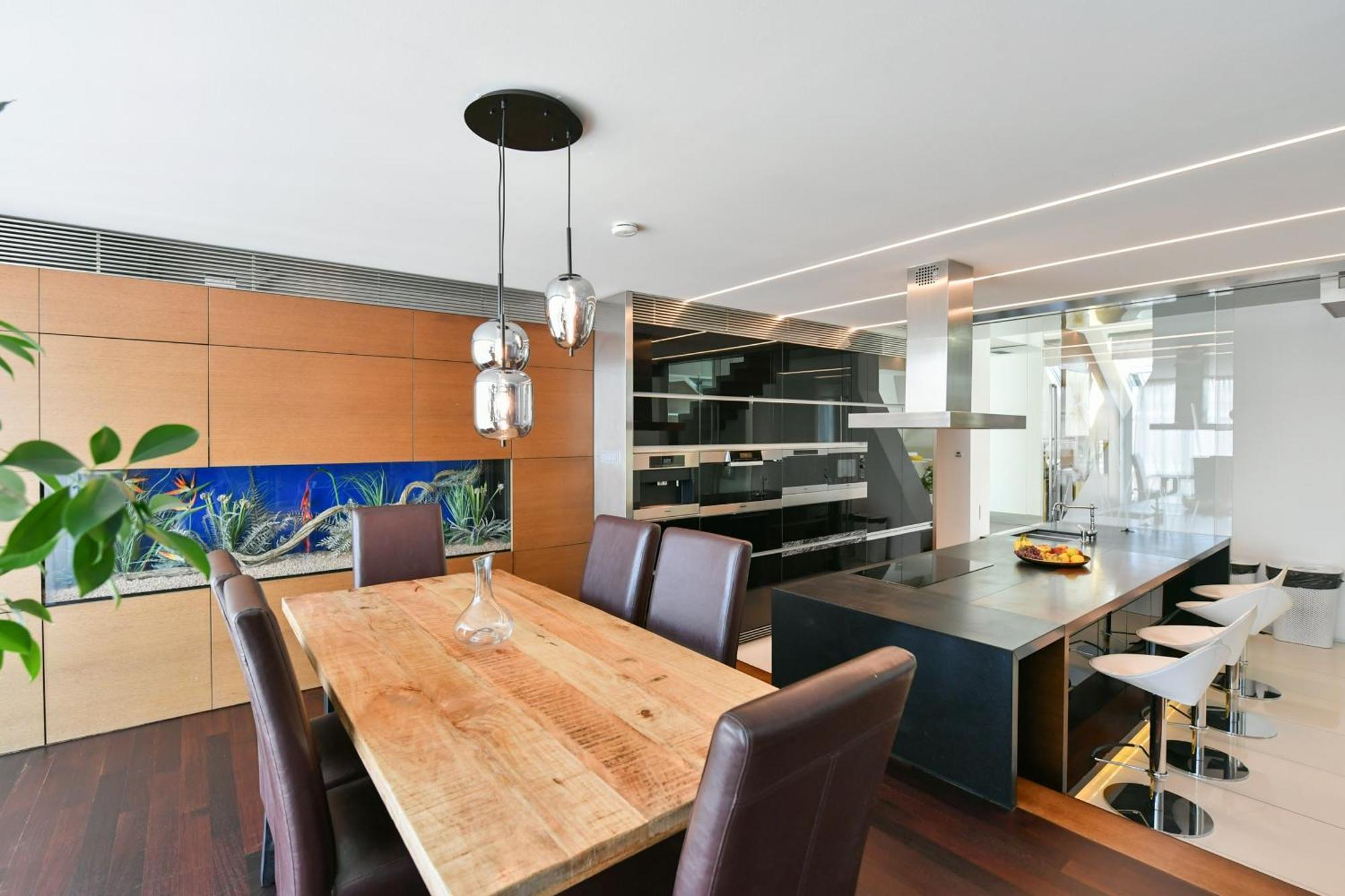 Presidential Penthouse, 303m2, Jacuzzi On Terrace, Sauna, 6bdrm, 4bthrm, Ac, Lift Lägenhet *