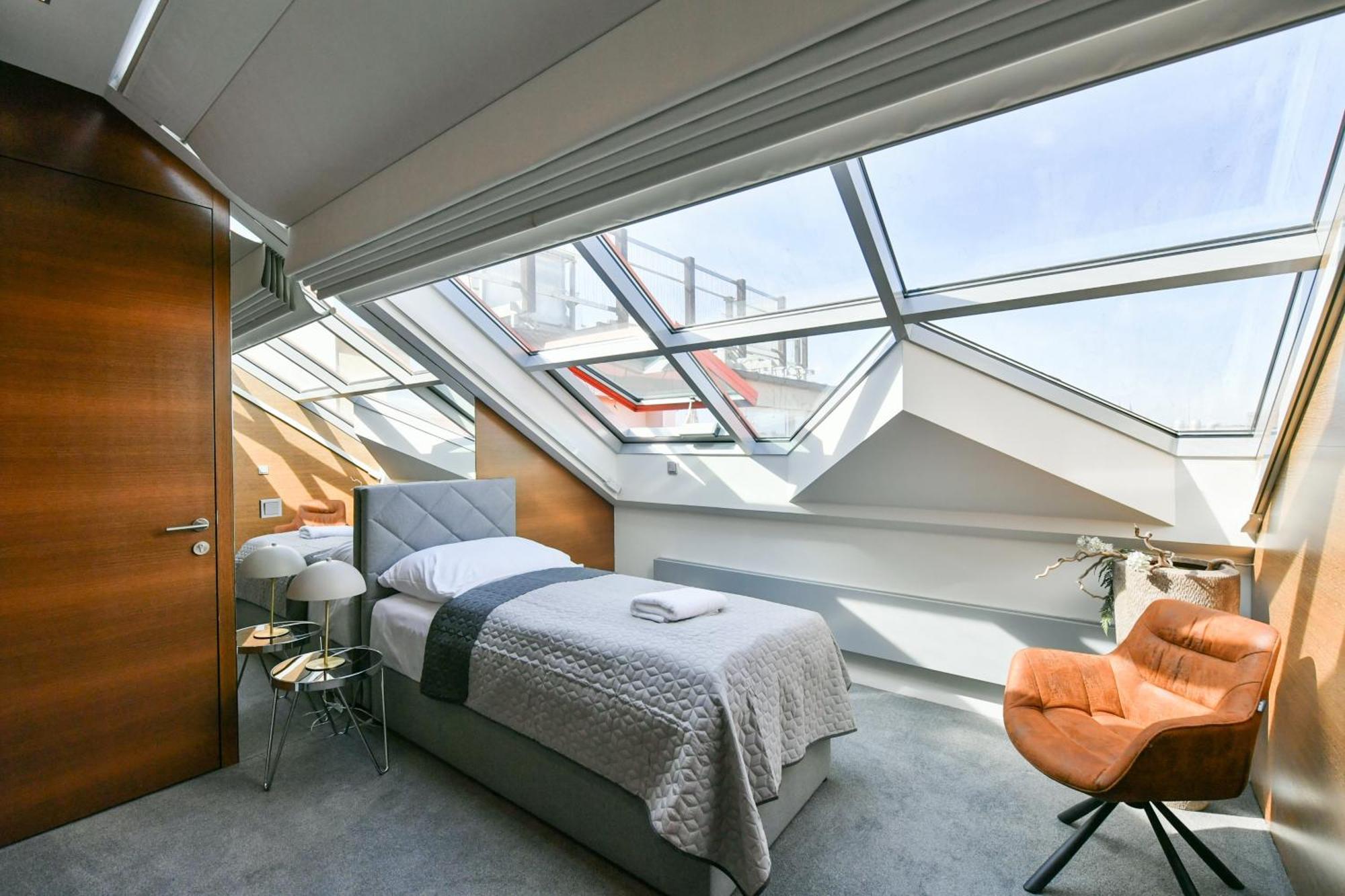 Presidential Penthouse, 303m2, Jacuzzi On Terrace, Sauna, 6bdrm, 4bthrm, Ac, Lift Lägenhet *