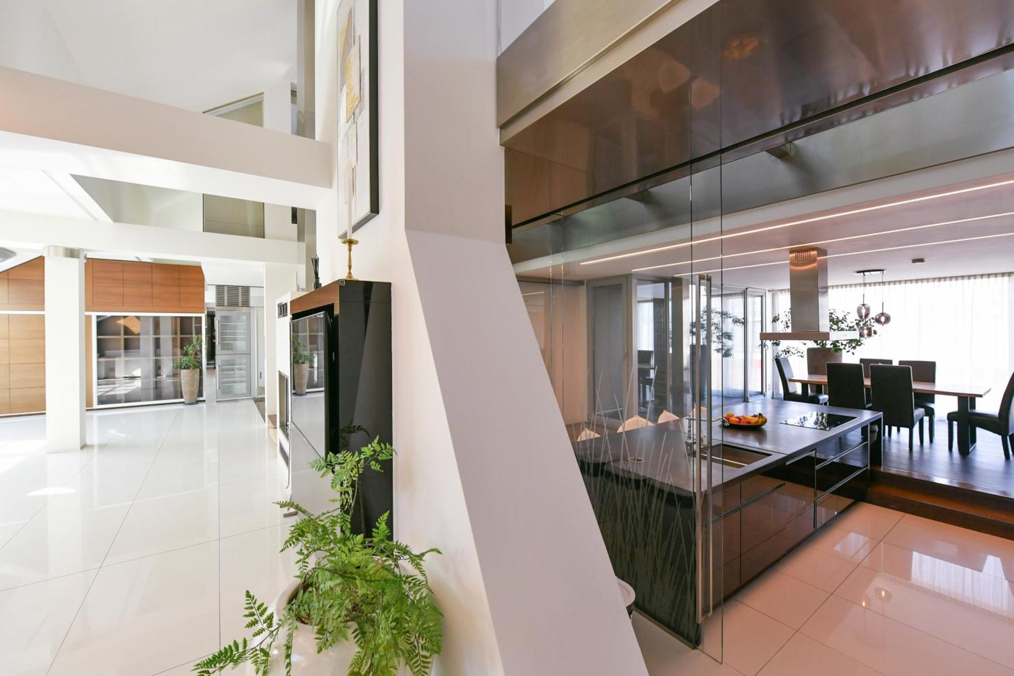 Lägenhet Presidential Penthouse, 303m2, Jacuzzi On Terrace, Sauna, 6bdrm, 4bthrm, Ac, Lift *