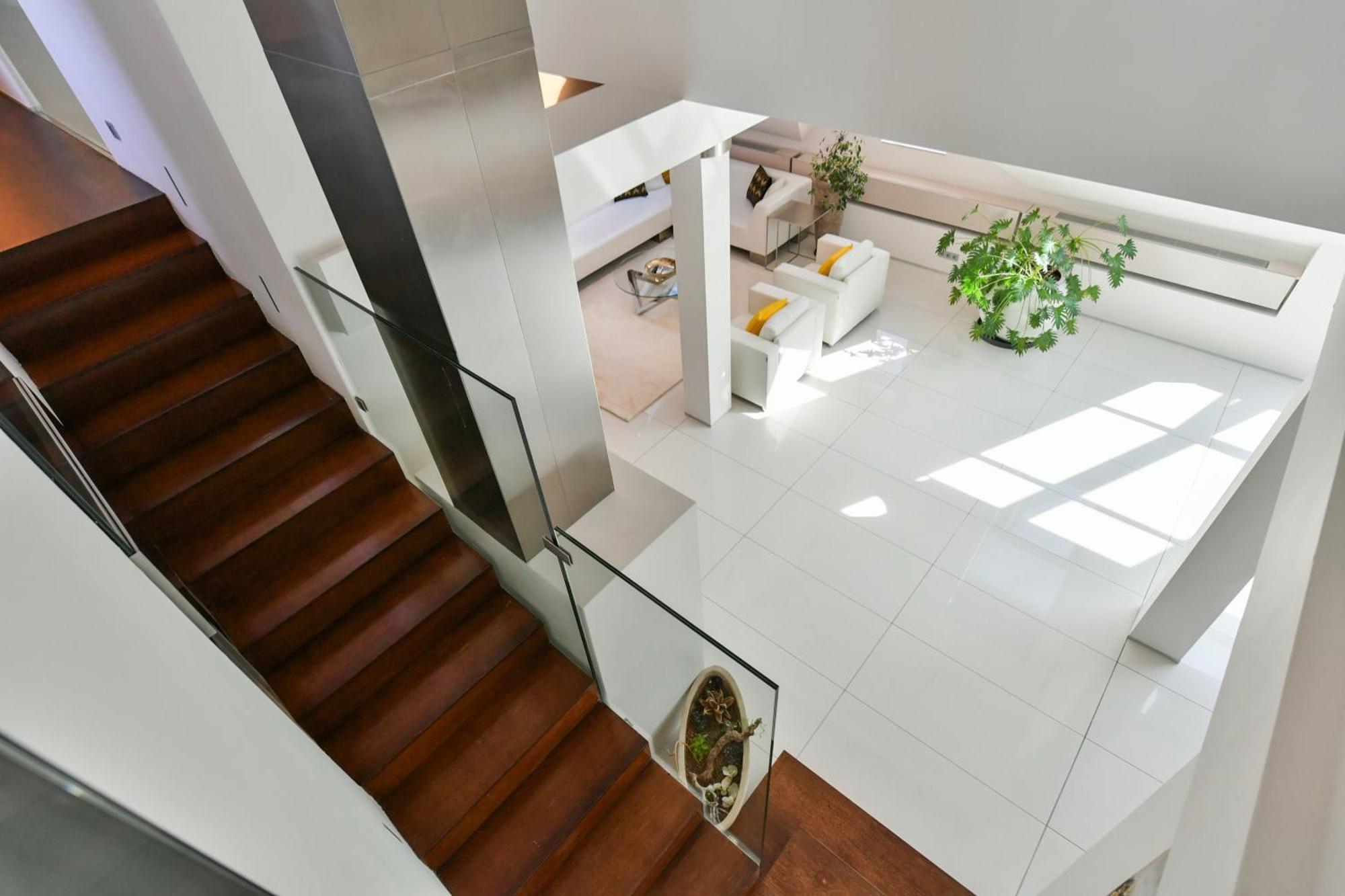 Presidential Penthouse, 303m2, Jacuzzi On Terrace, Sauna, 6bdrm, 4bthrm, Ac, Lift * Prag