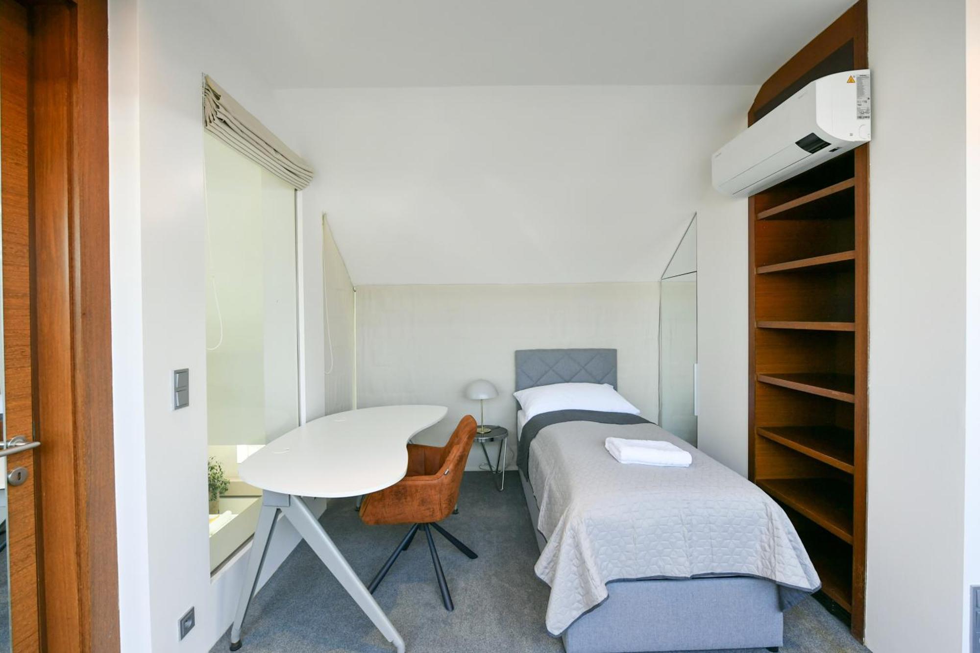 Lägenhet Presidential Penthouse, 303m2, Jacuzzi On Terrace, Sauna, 6bdrm, 4bthrm, Ac, Lift