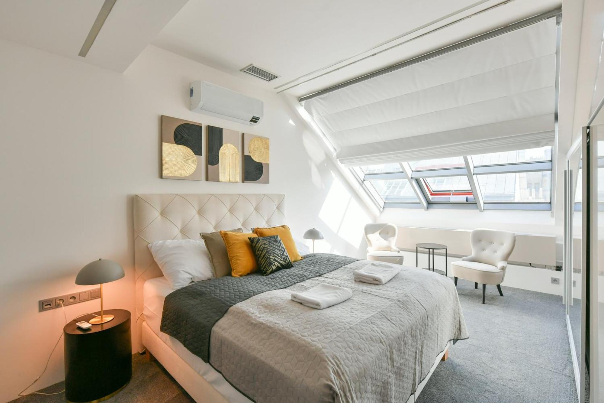 Presidential Penthouse, 303m2, Jacuzzi On Terrace, Sauna, 6bdrm, 4bthrm, Ac, Lift Lägenhet *