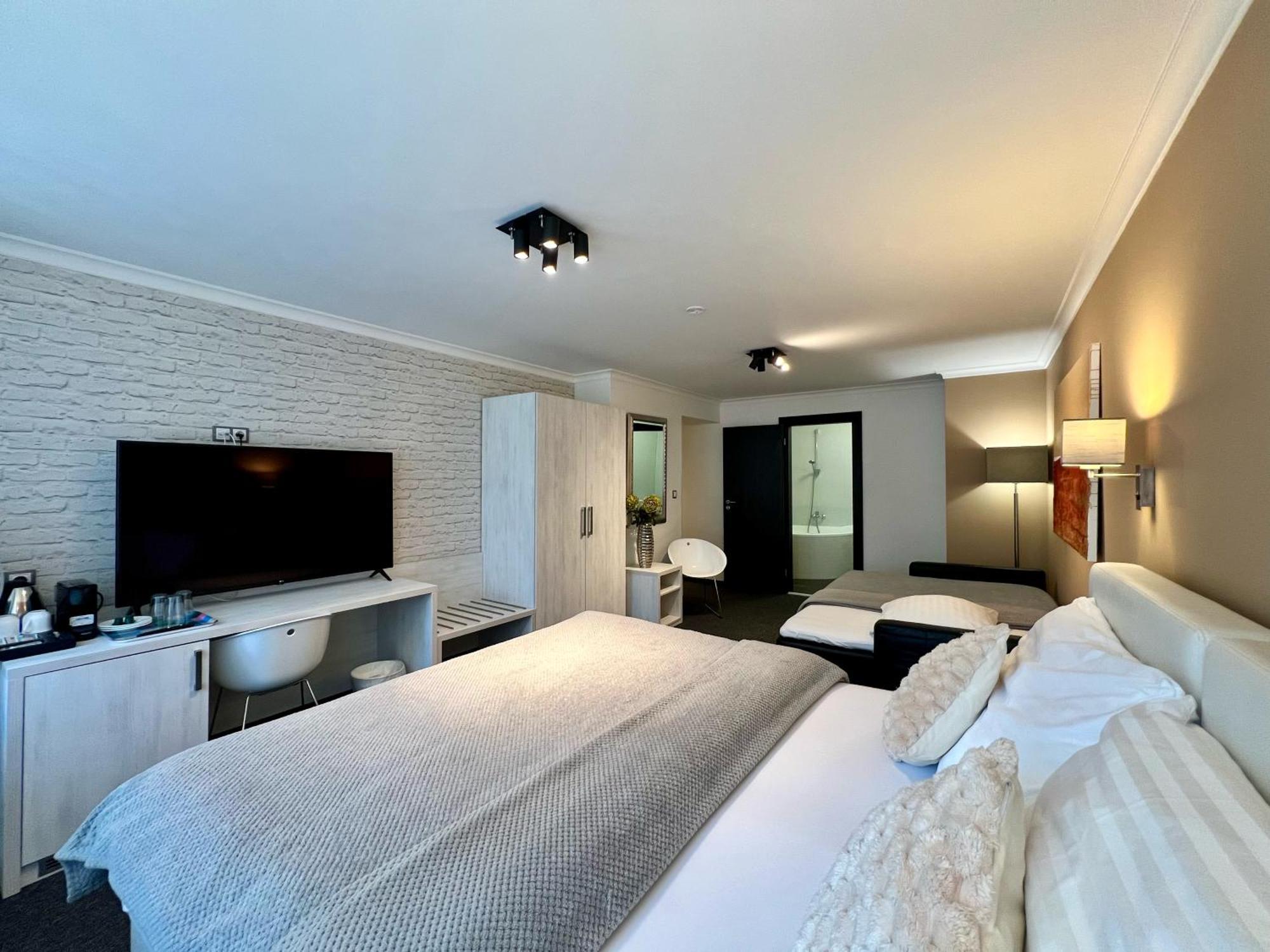 Grand Petit Hotel