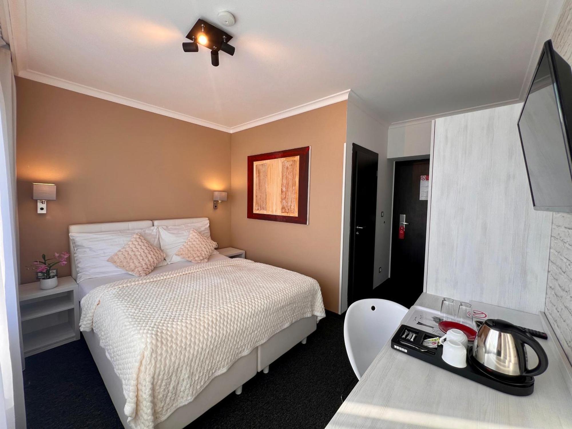 Grand Petit Hotel 3*