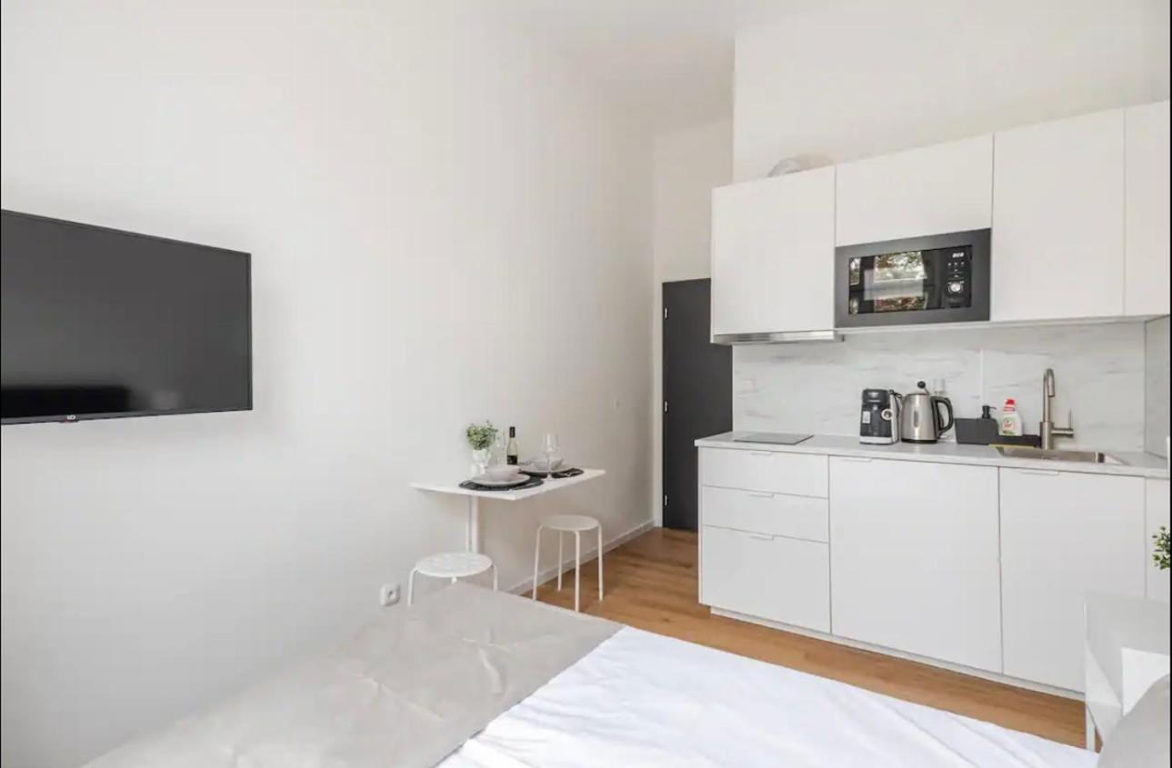 Namesti Miru Apartment