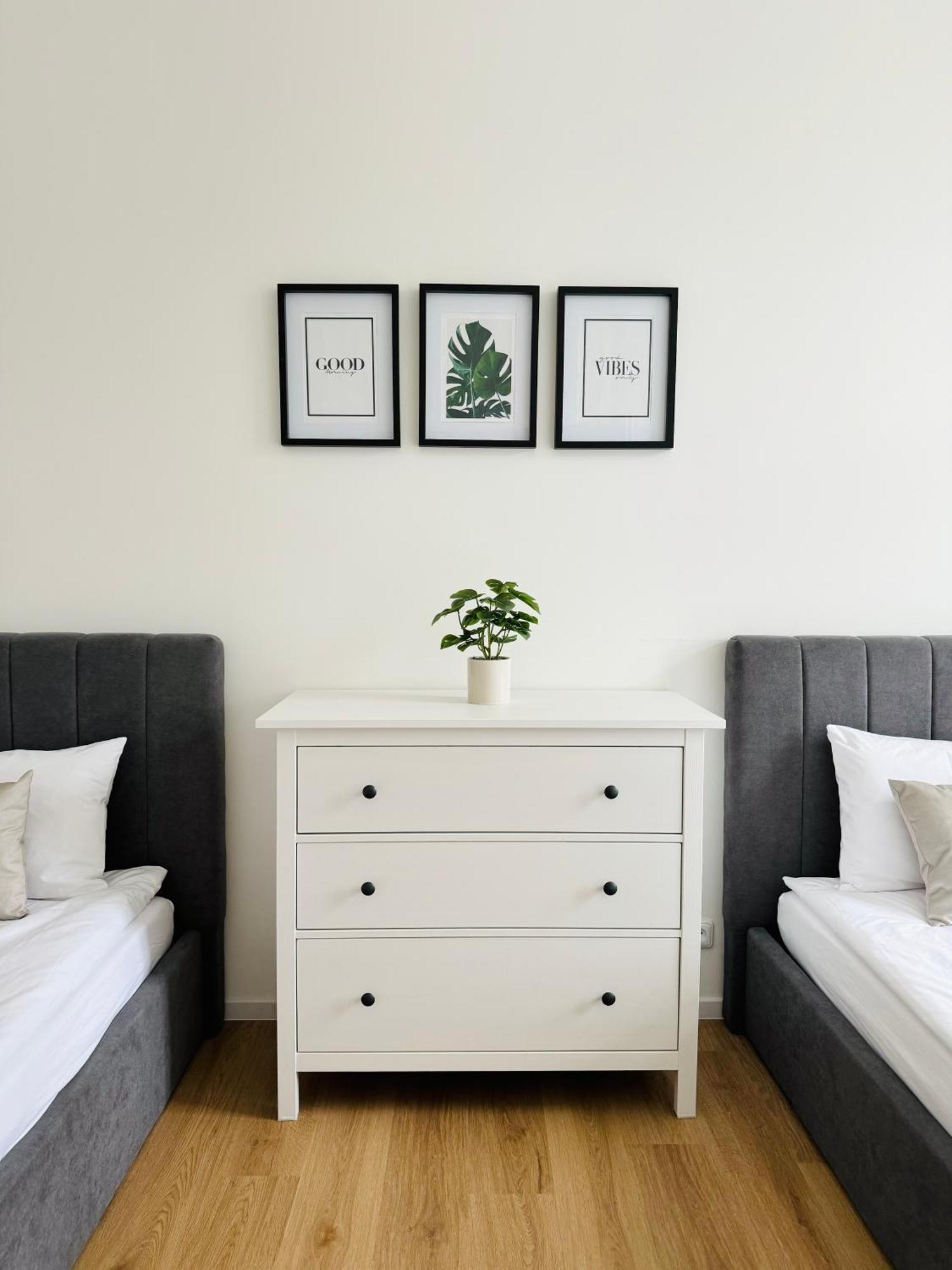 Namesti Miru Apartment *