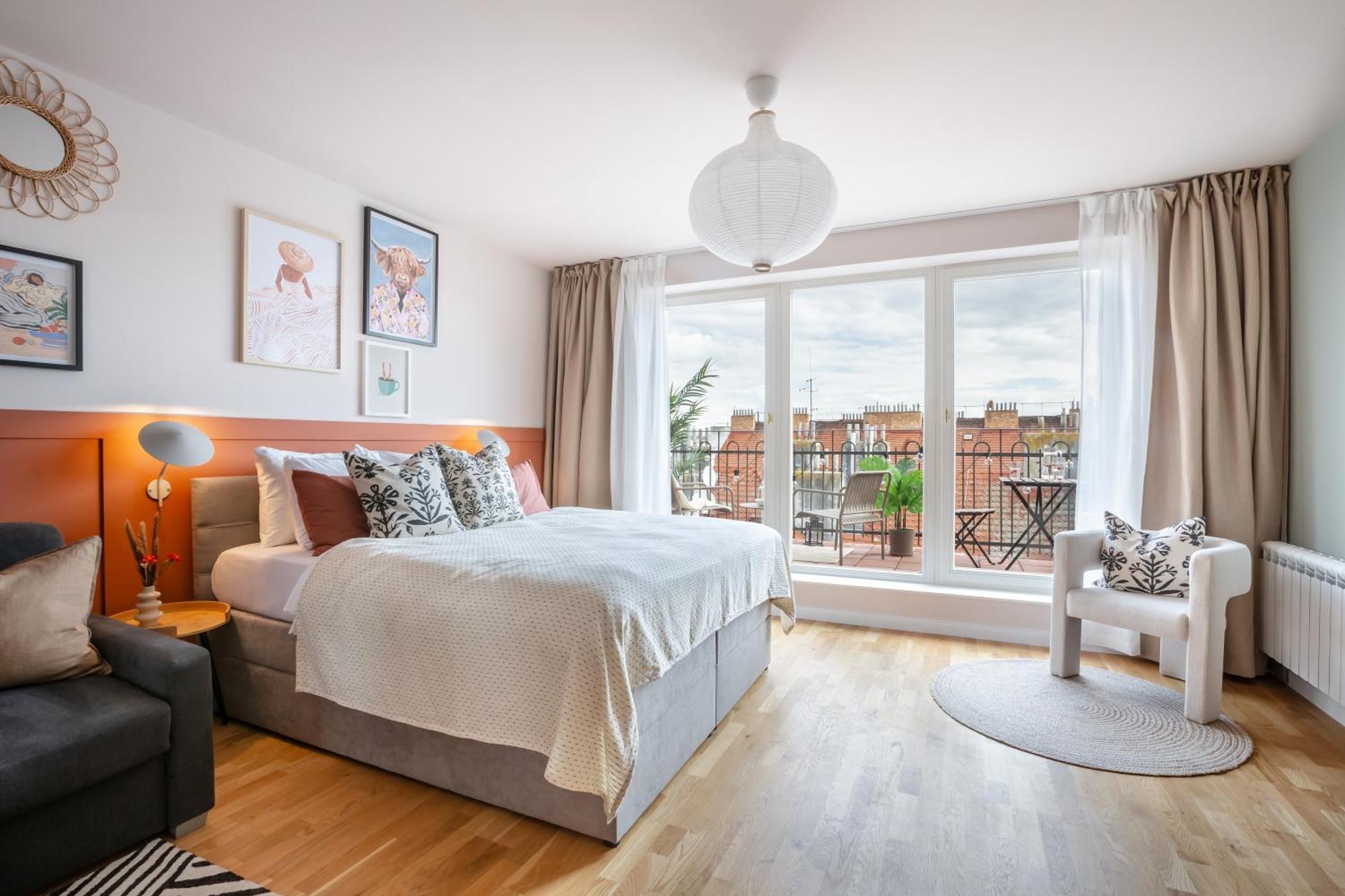 Turnkey I Letna Park Apartment
