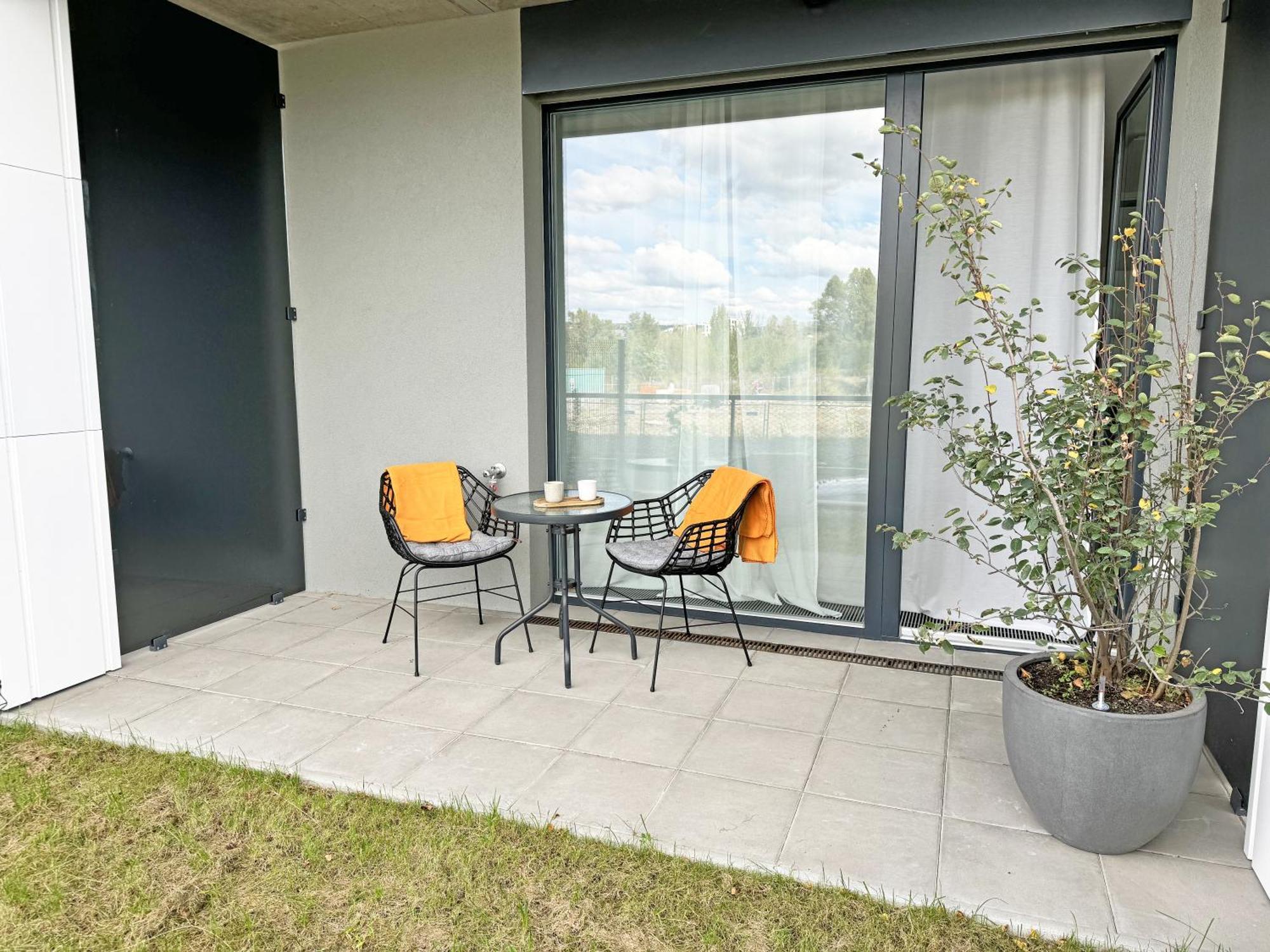 Lägenhet New Studio, King Bed, Free Parking, Terrace