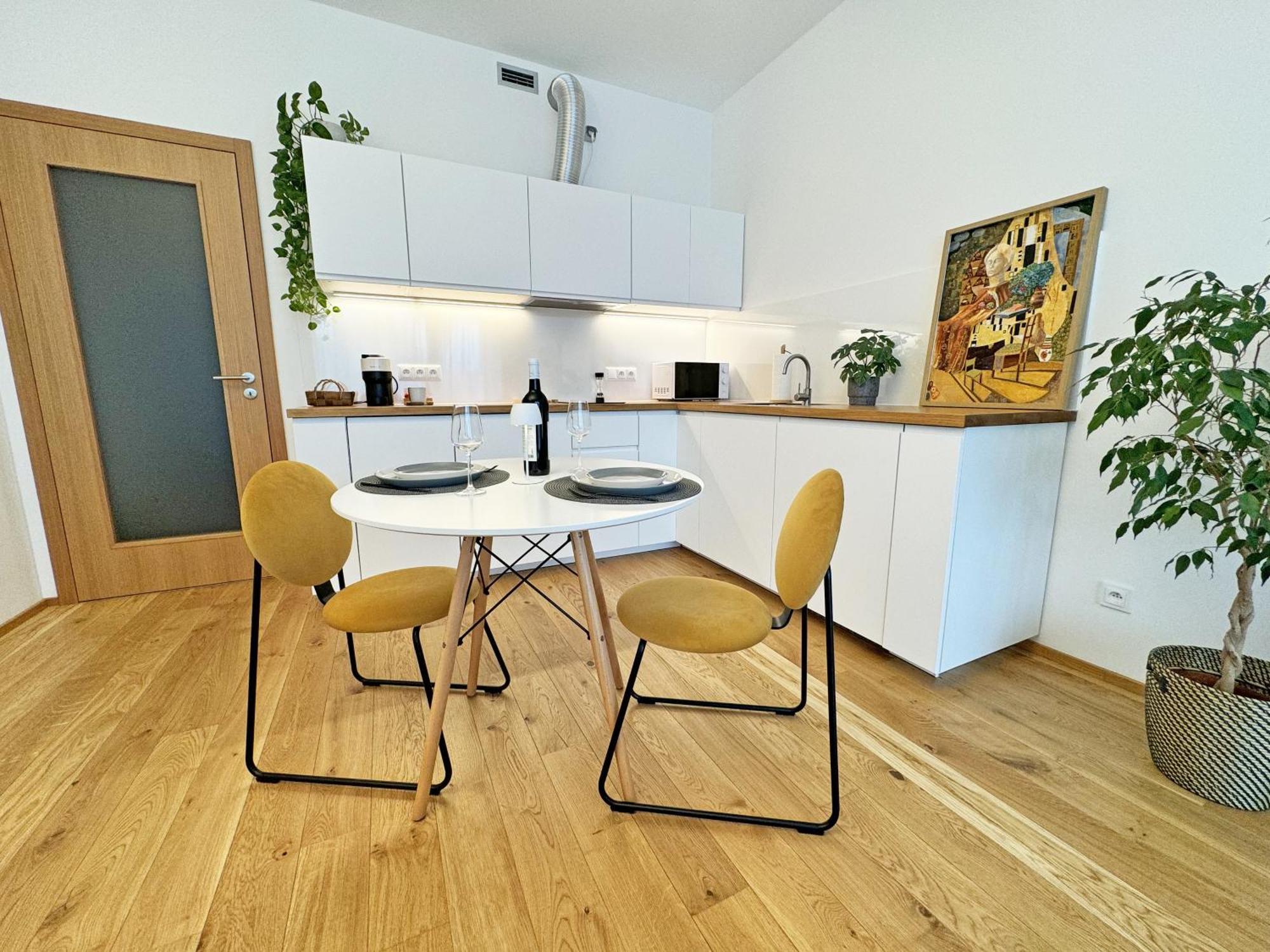New Studio, King Bed, Free Parking, Terrace Lägenhet Prag