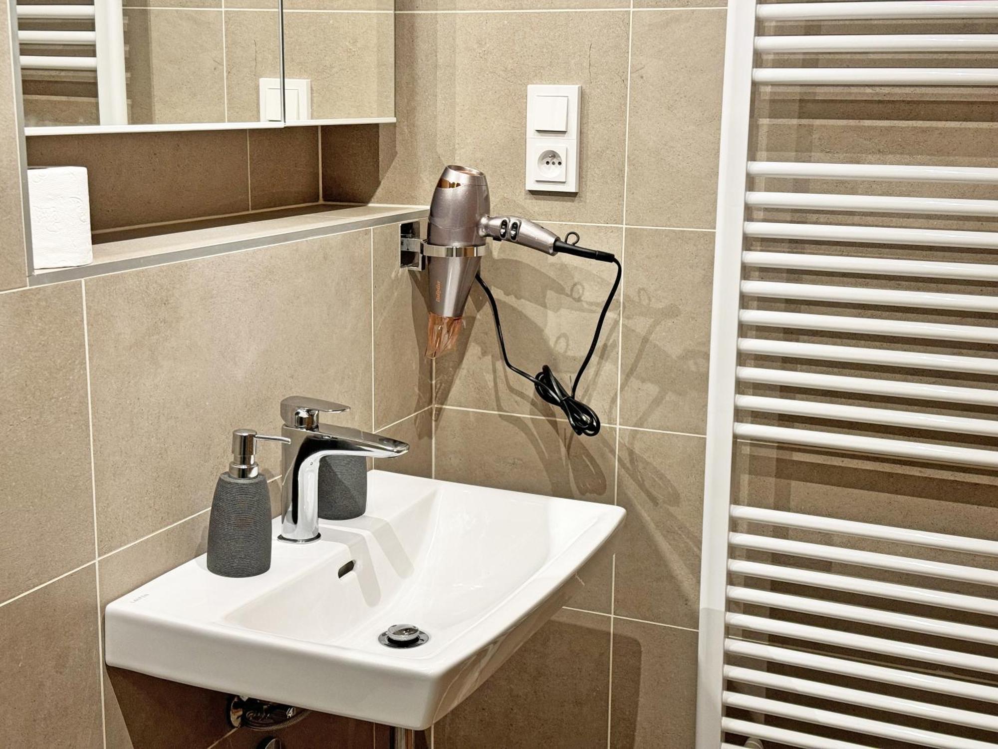 New Studio, King Bed, Free Parking, Terrace Apartment Prague