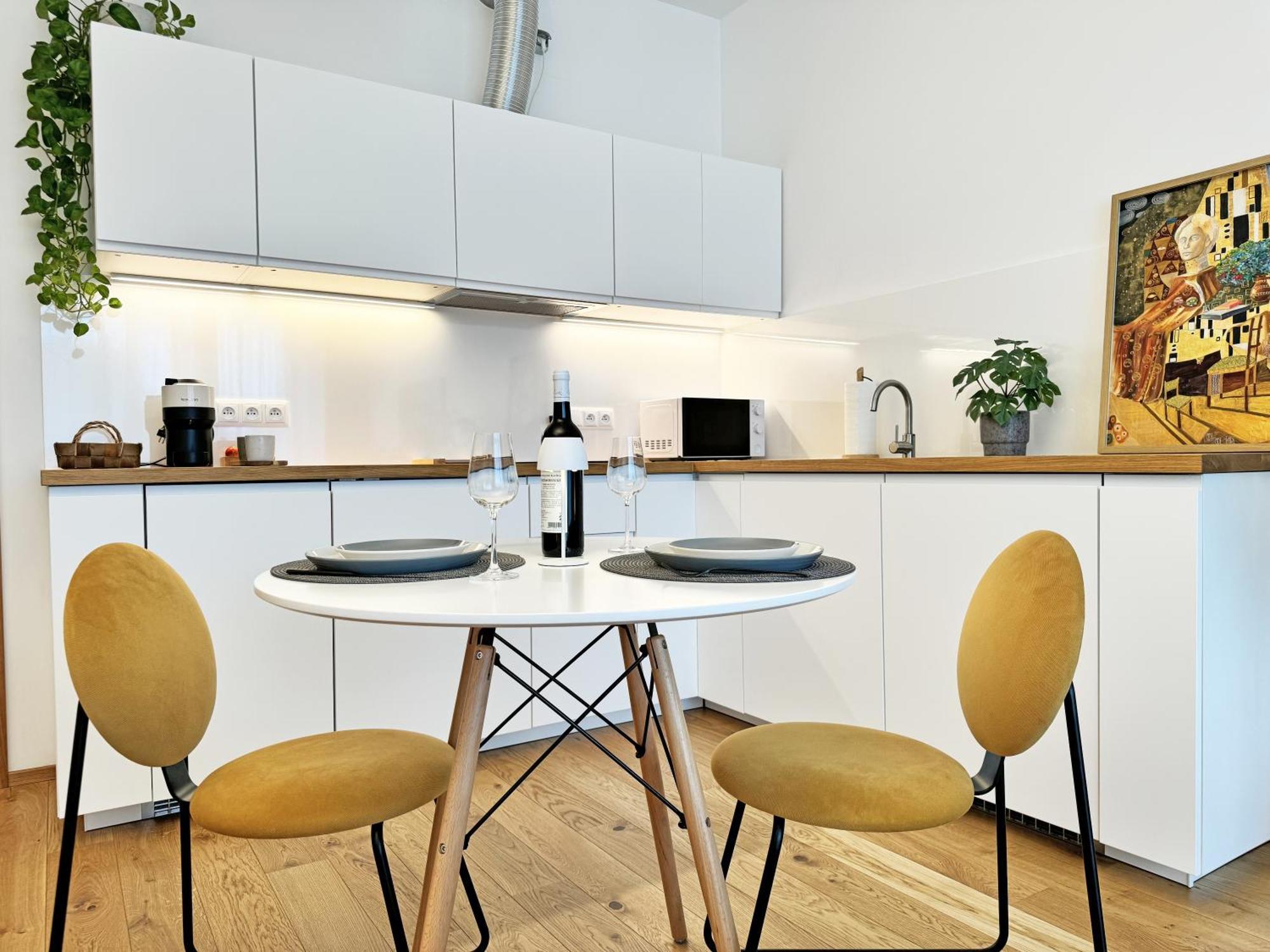 New Studio, King Bed, Free Parking, Terrace Lägenhet